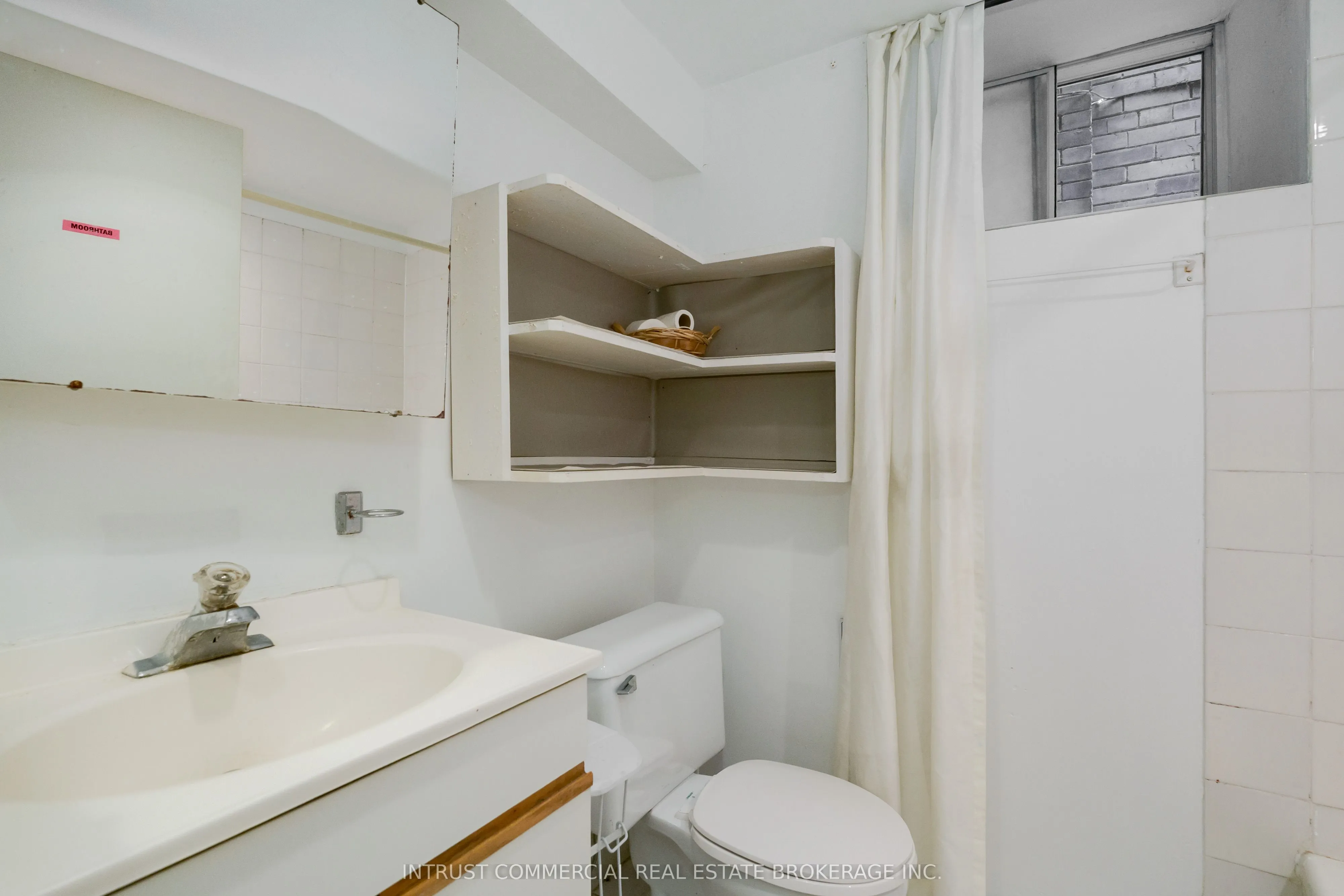 382 Spadina Road