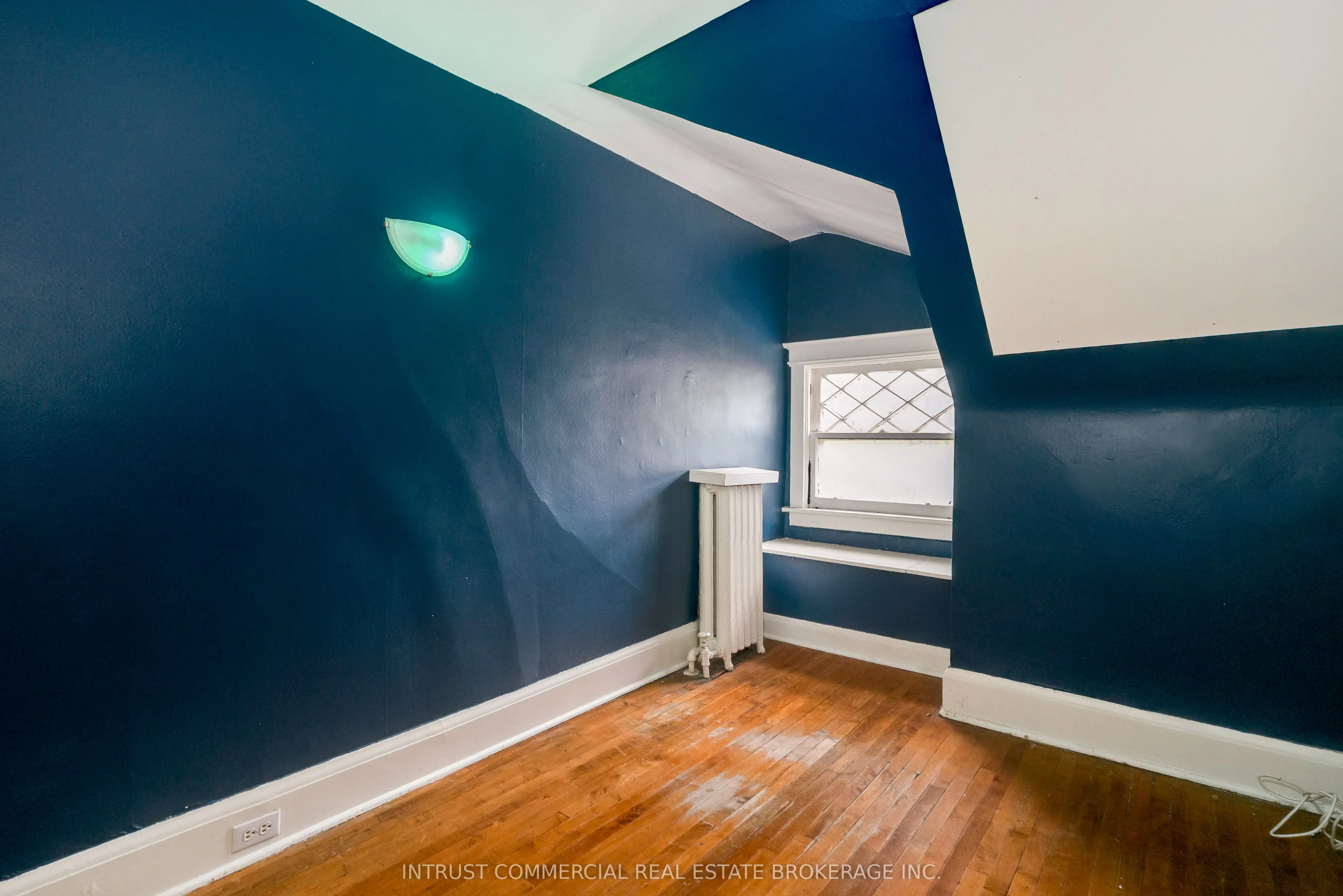 382 Spadina Road