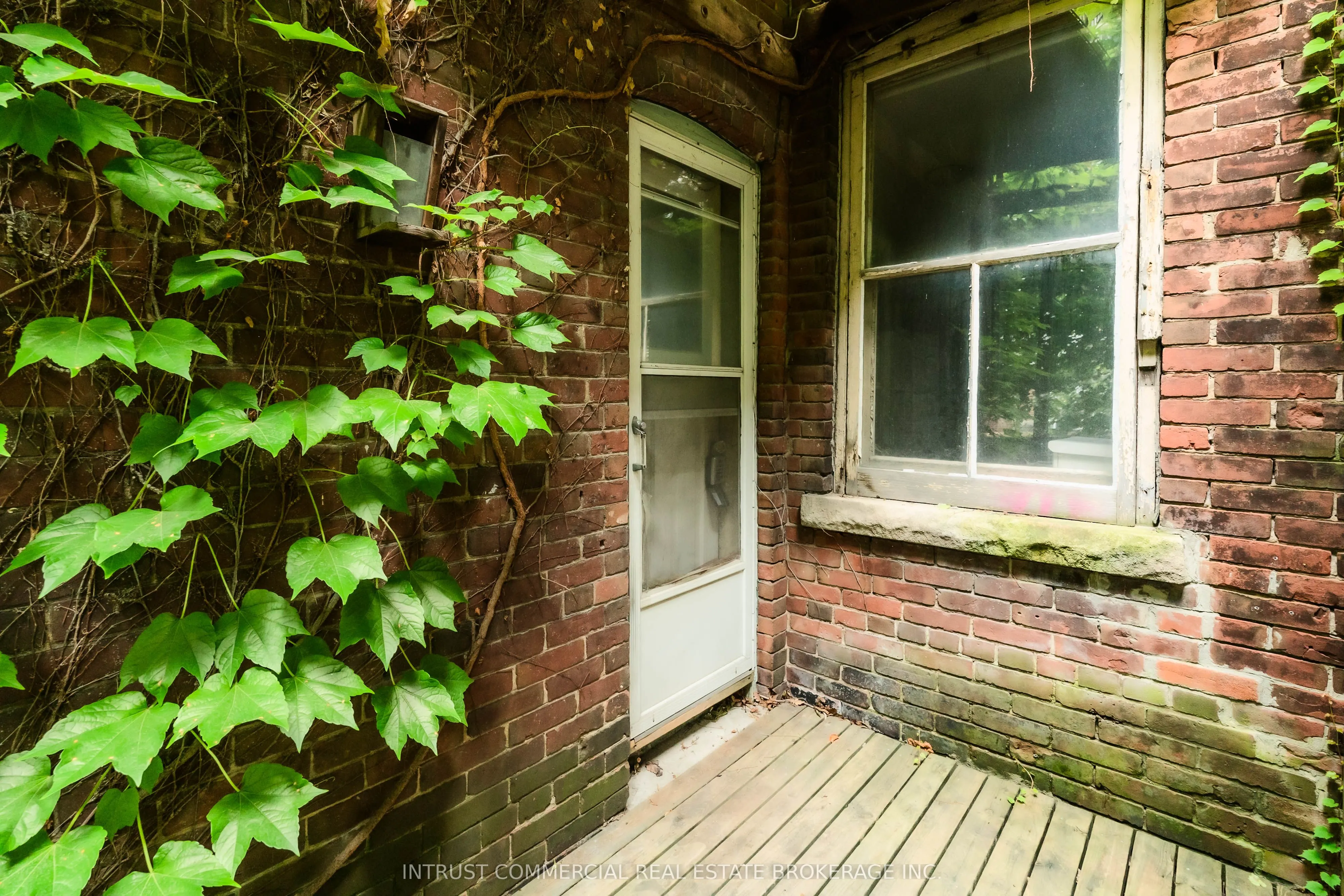 382 Spadina Road