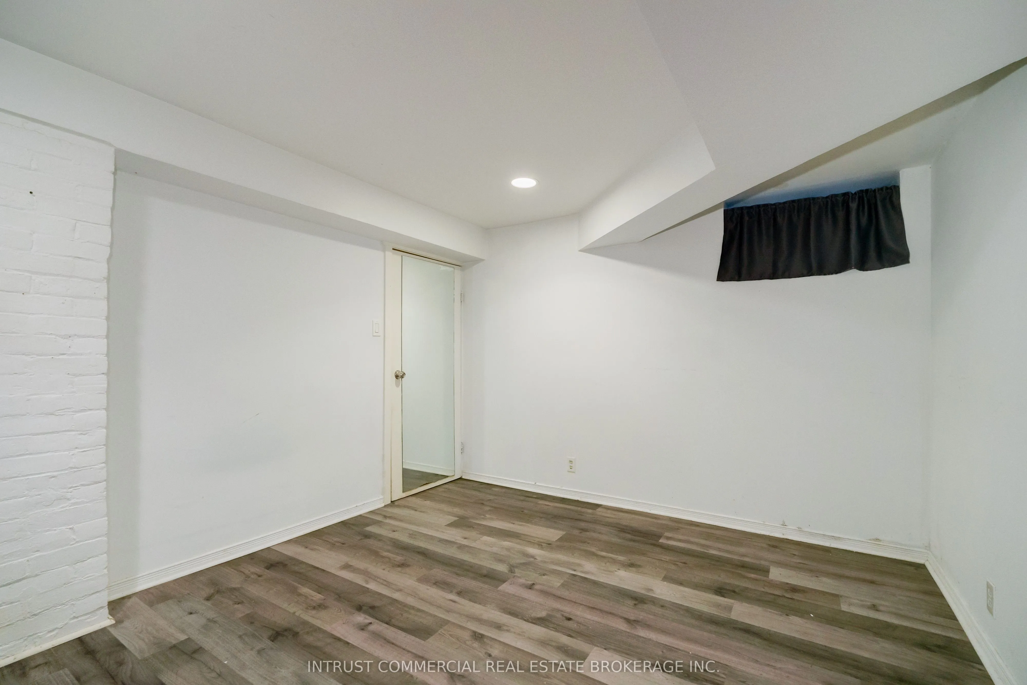 382 Spadina Road