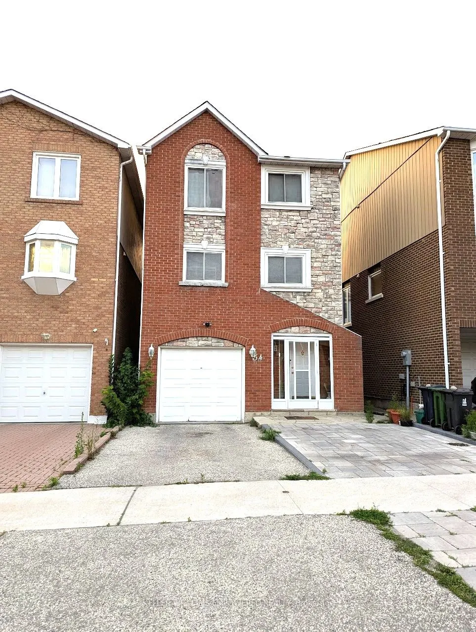 54 Carnival Court