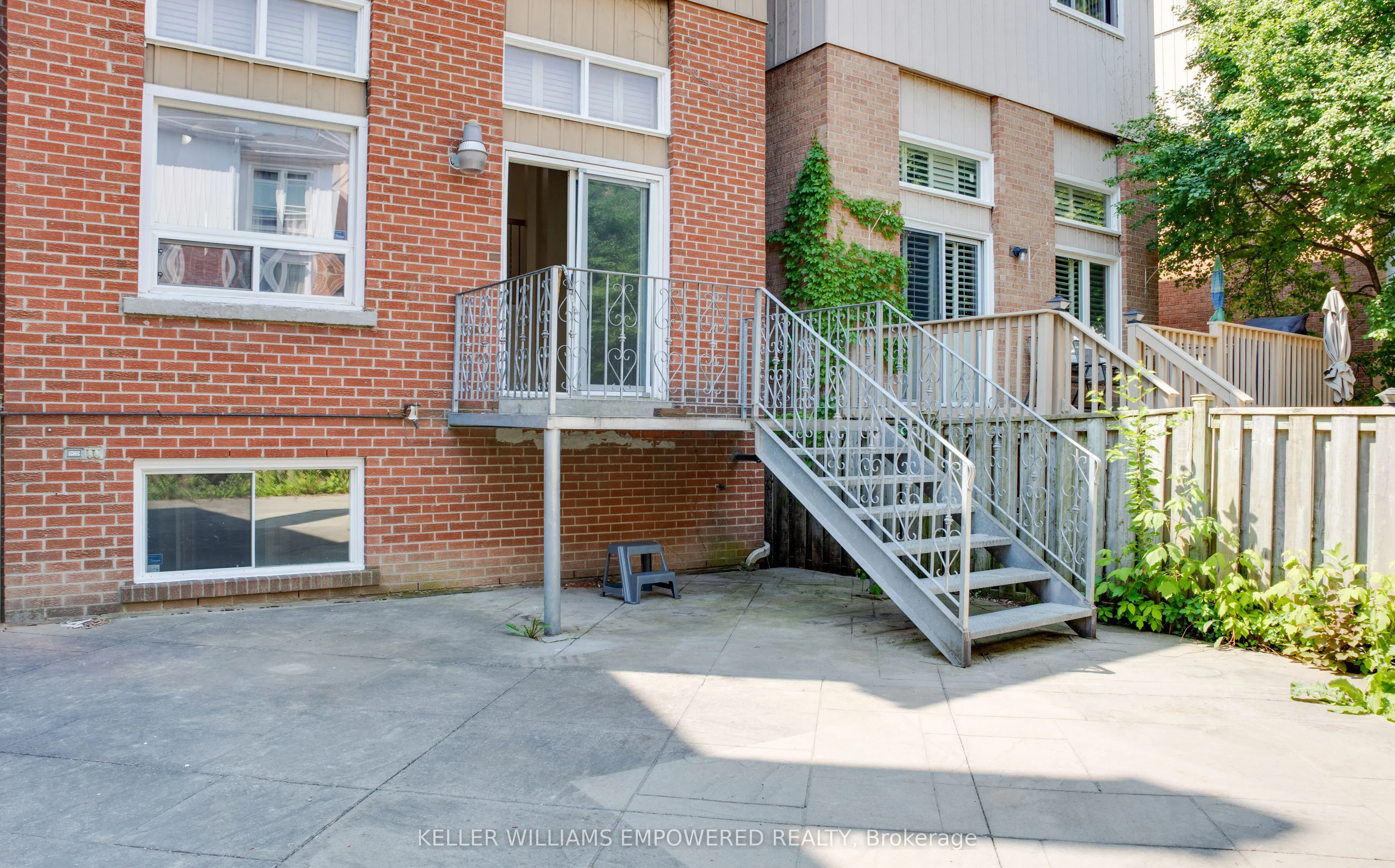 54 Carnival Court