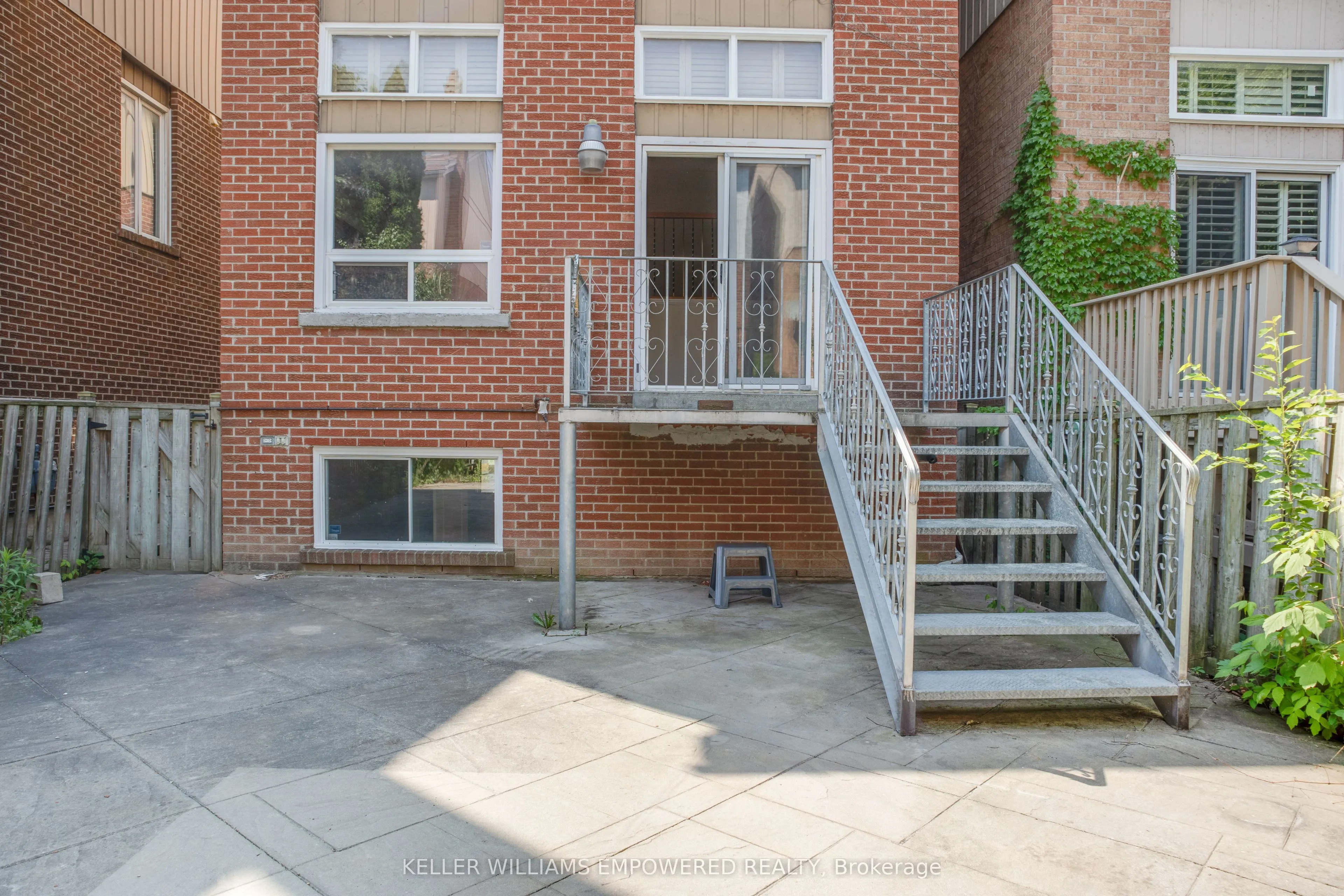 54 Carnival Court