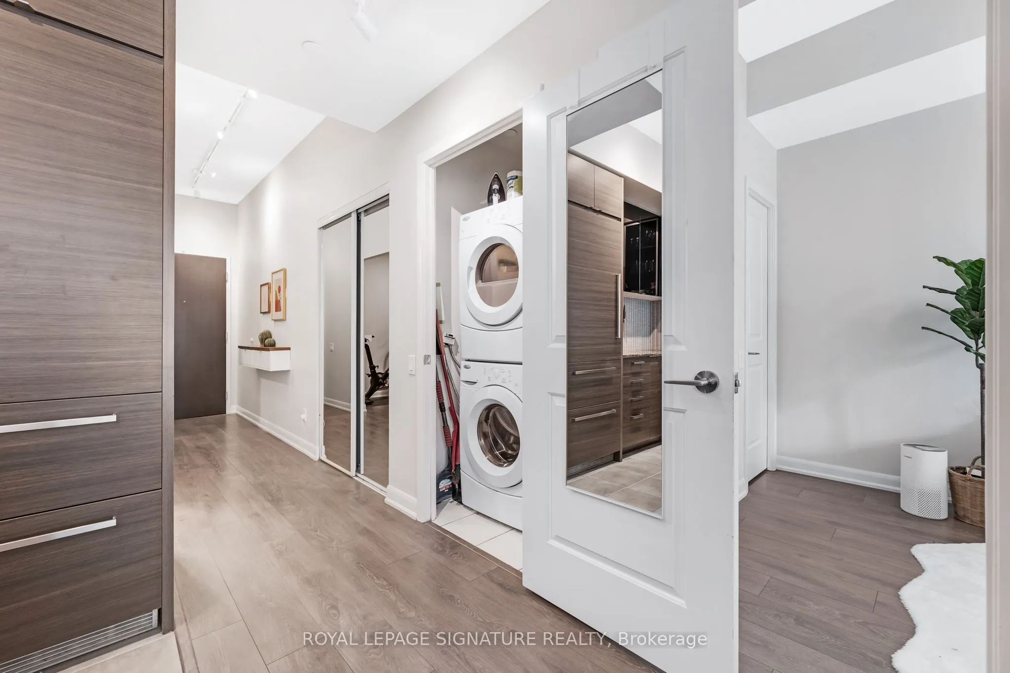5162 Yonge Street, #3-109