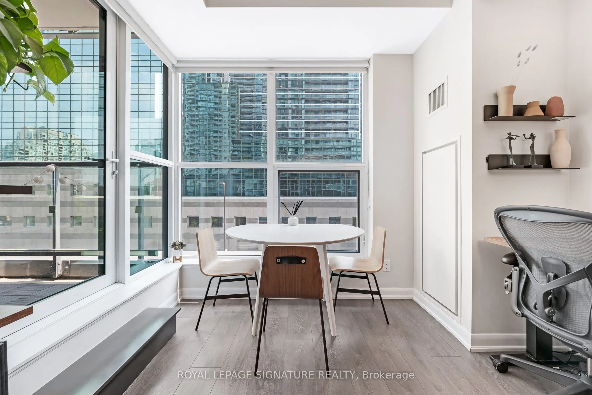 5162 Yonge Street, #3-109