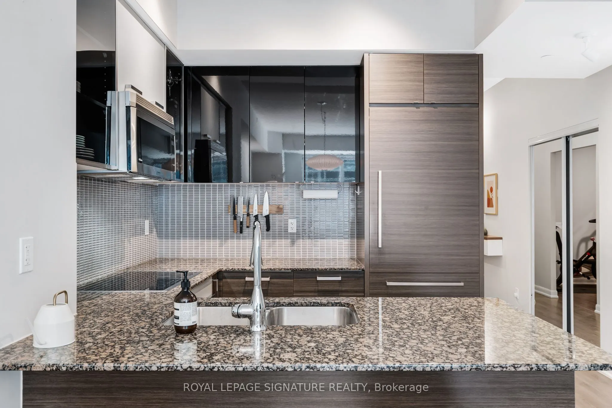 5162 Yonge Street, #3-109