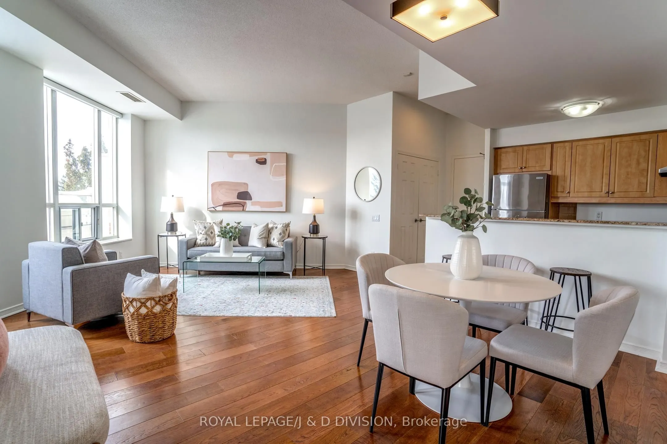 451 Rosewell Avenue, #601