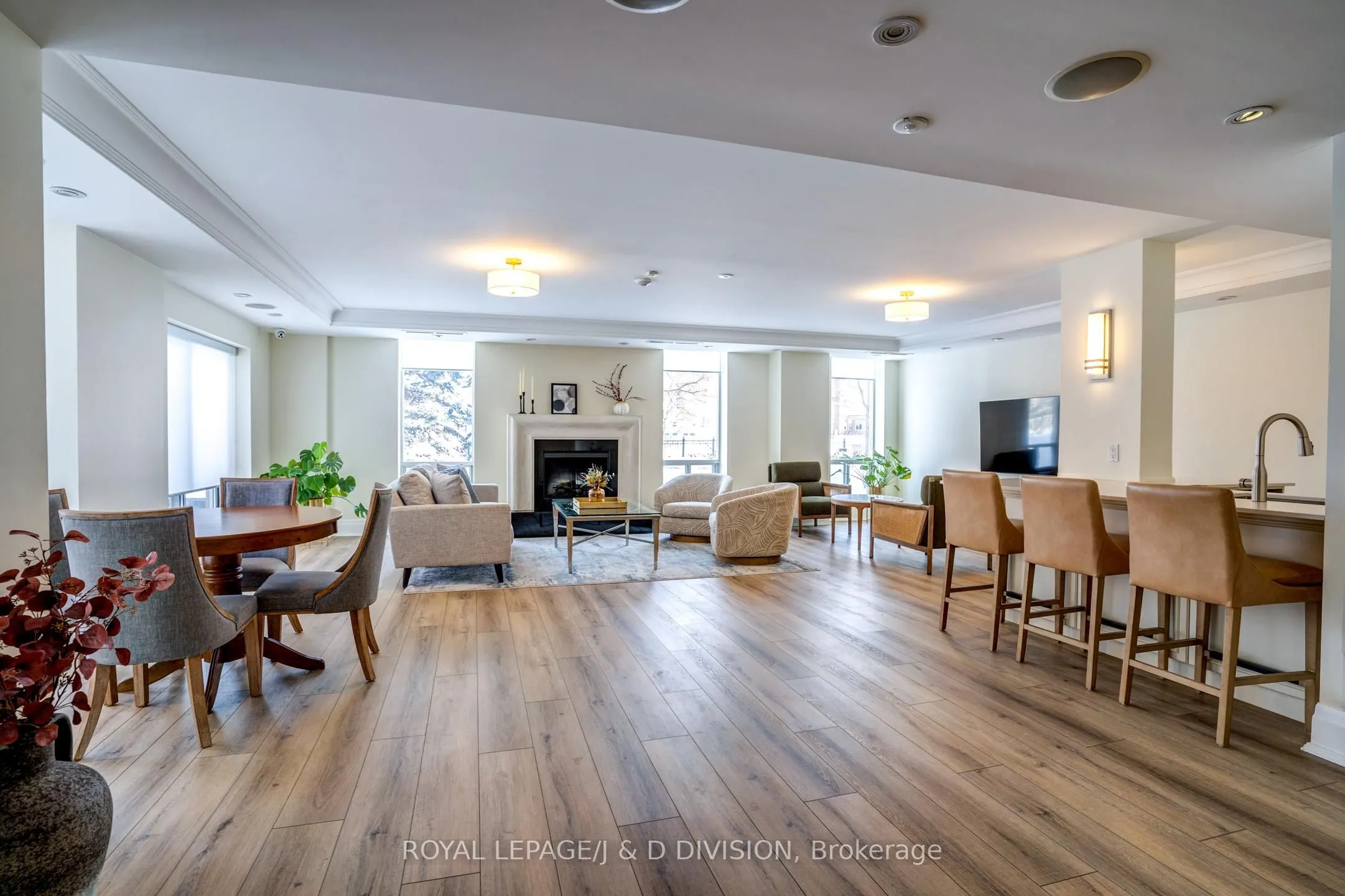 451 Rosewell Avenue, #601