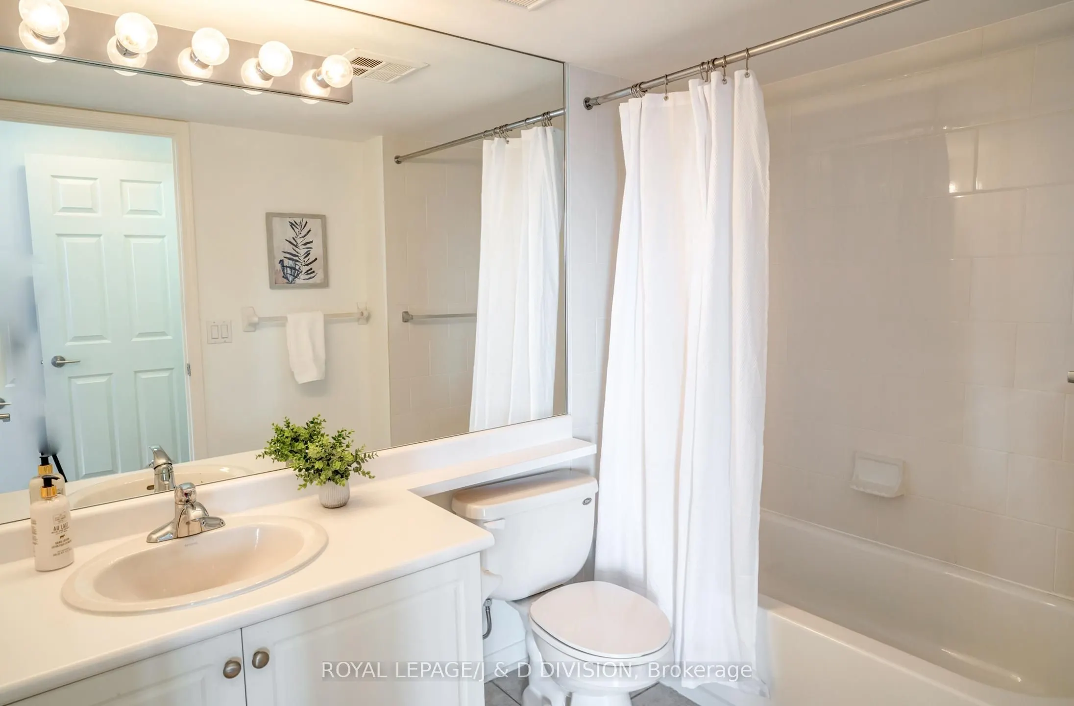 451 Rosewell Avenue, #601