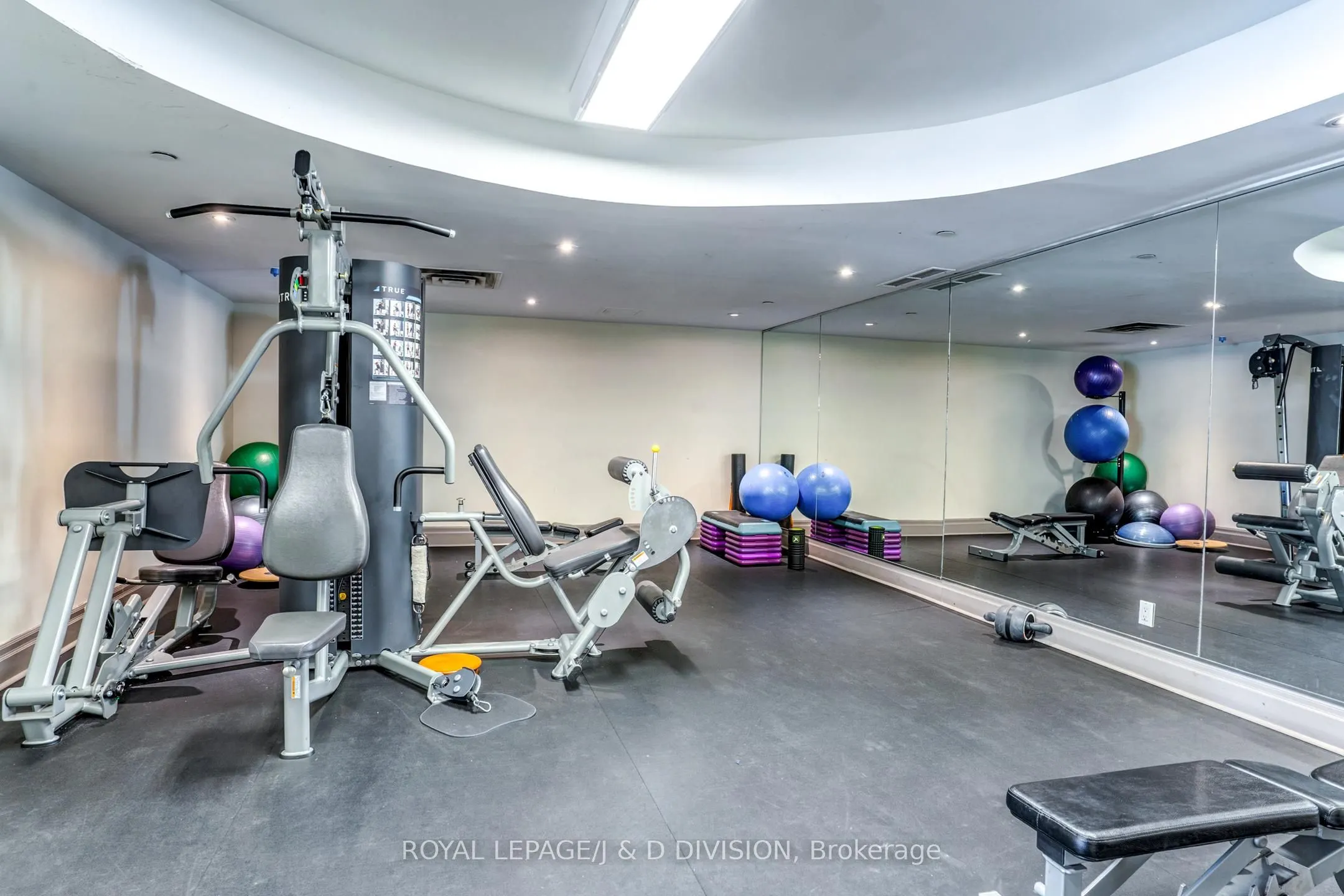 451 Rosewell Avenue, #601