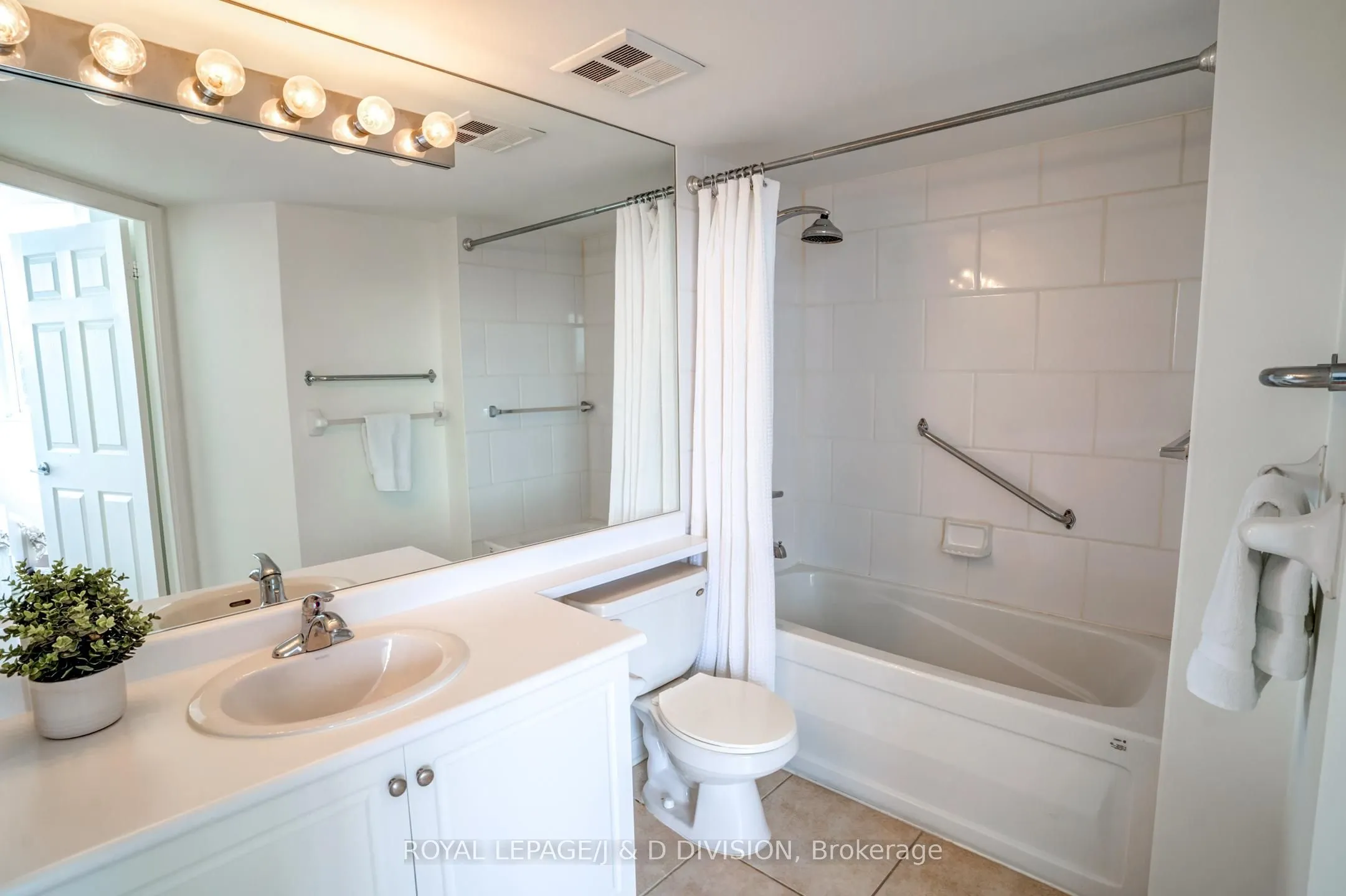 451 Rosewell Avenue, #601