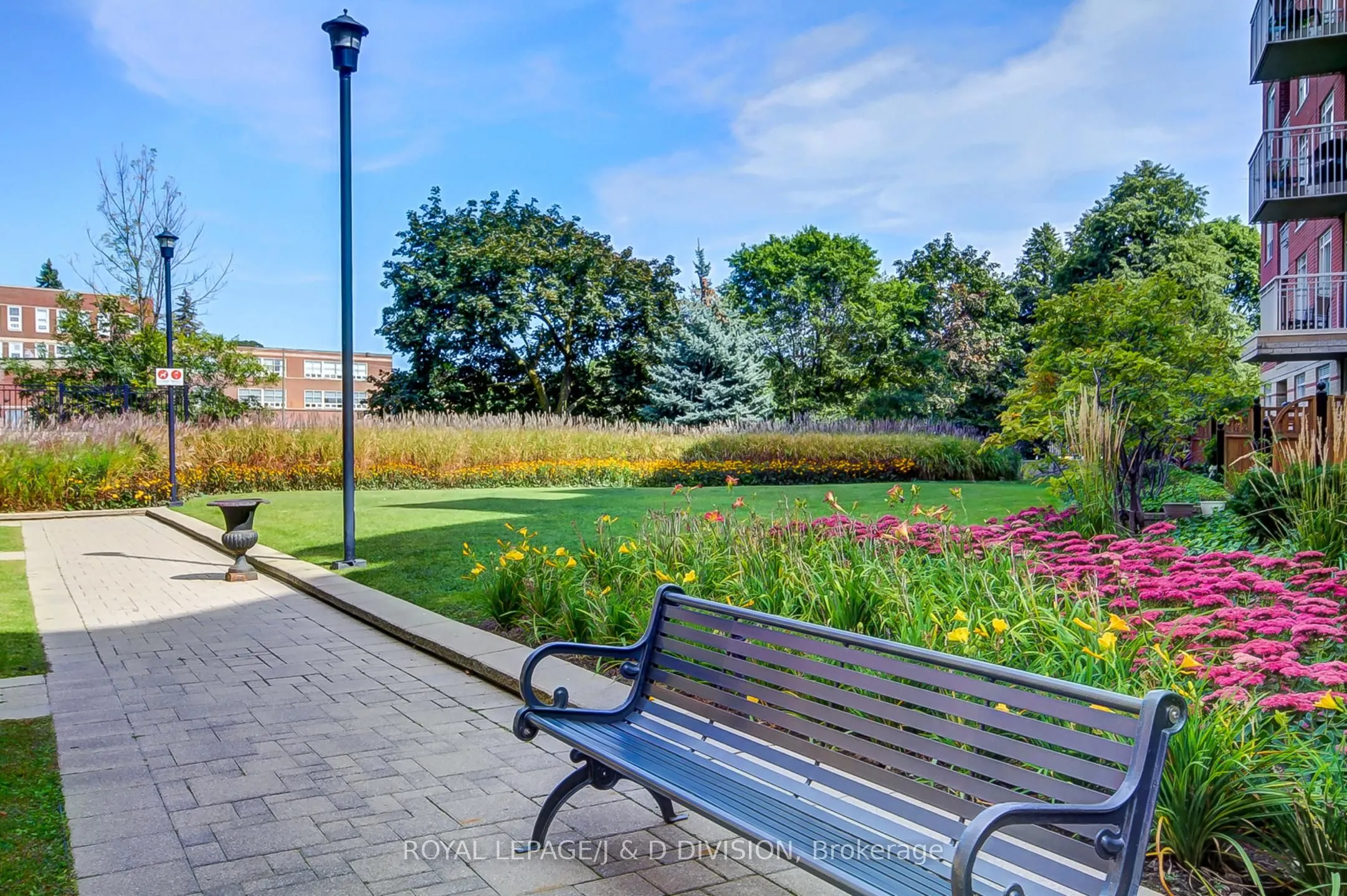 451 Rosewell Avenue, #601