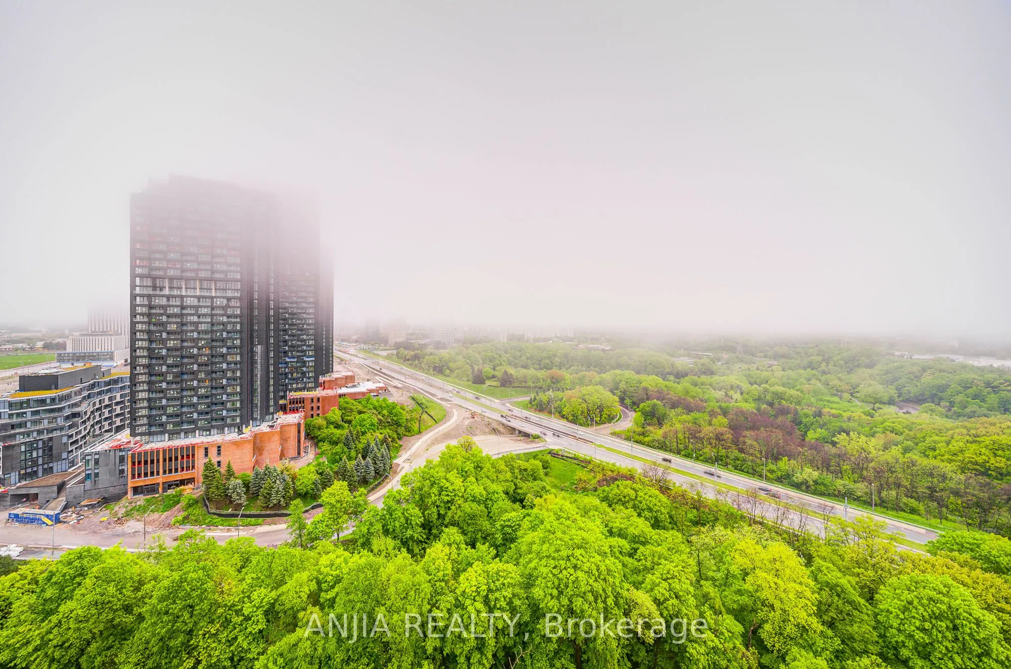 30 Inn On The Park Drive, #1907