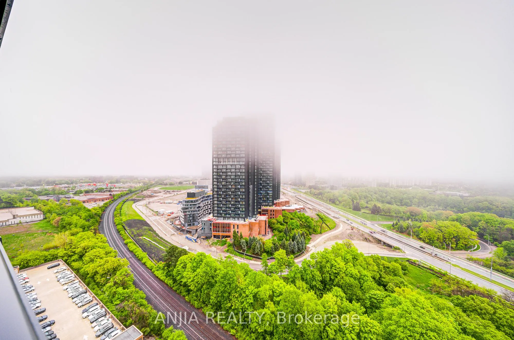 30 Inn On The Park Drive, #1907