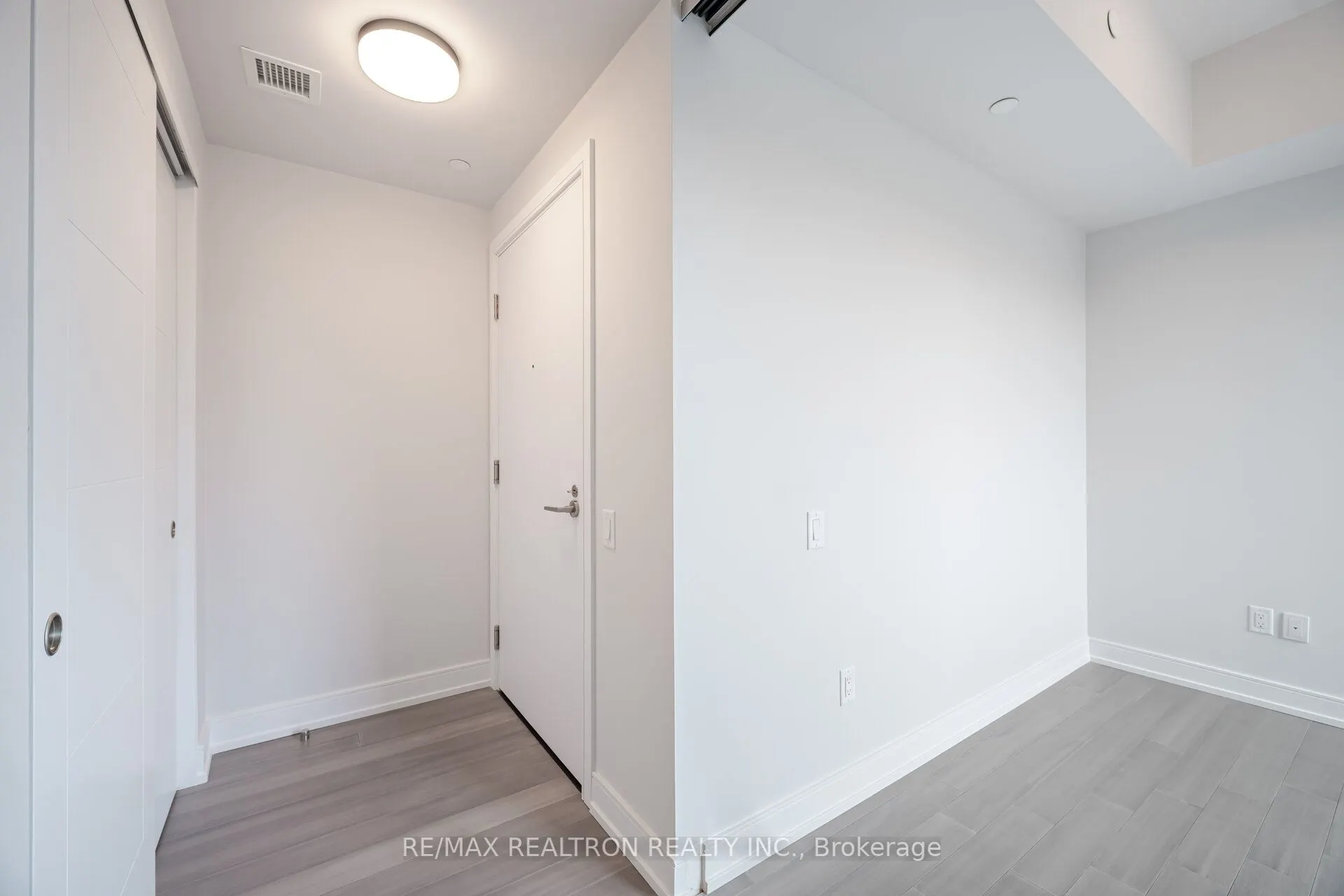 664 Spadina Avenue, #316