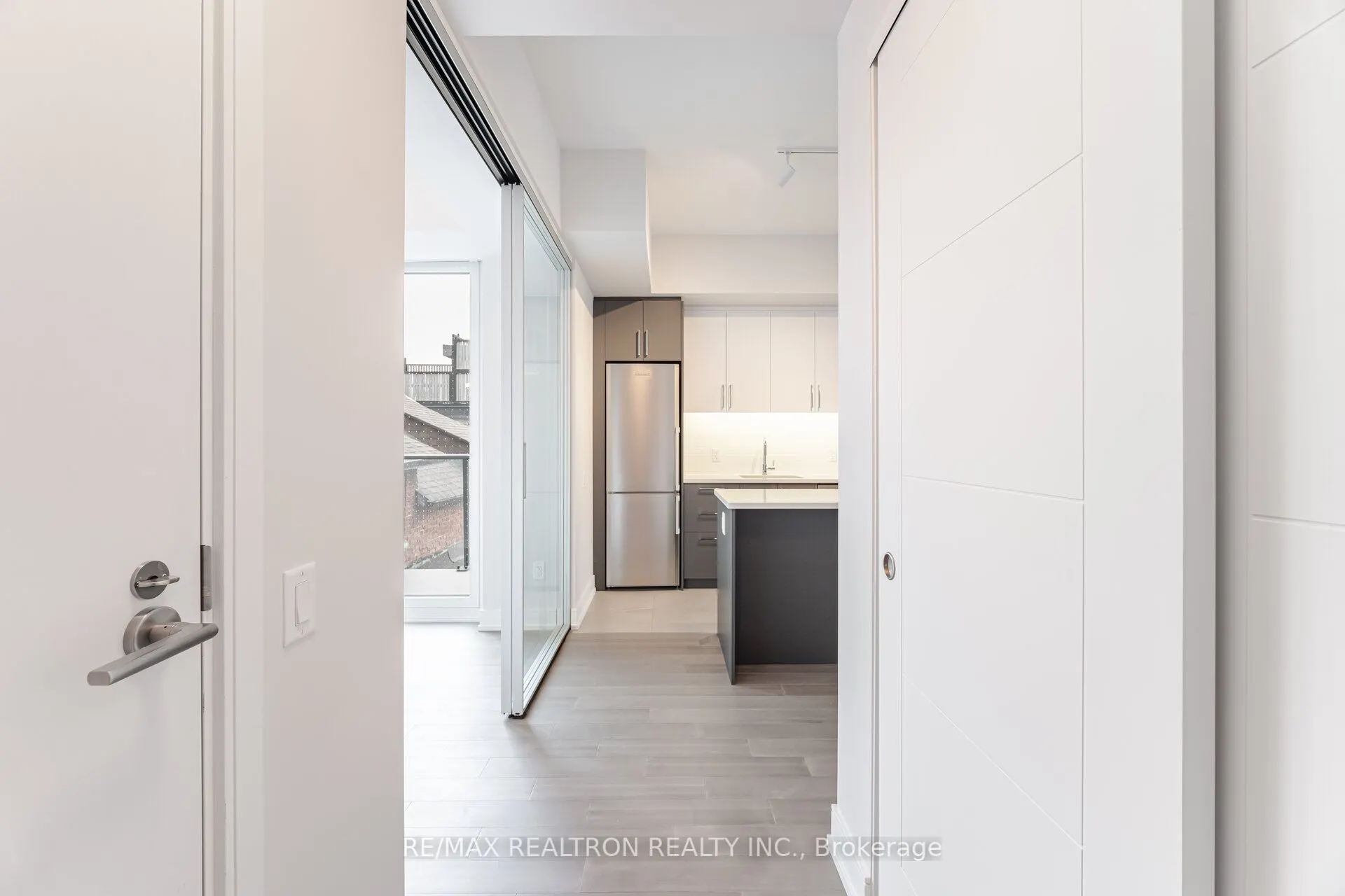 664 Spadina Avenue, #316