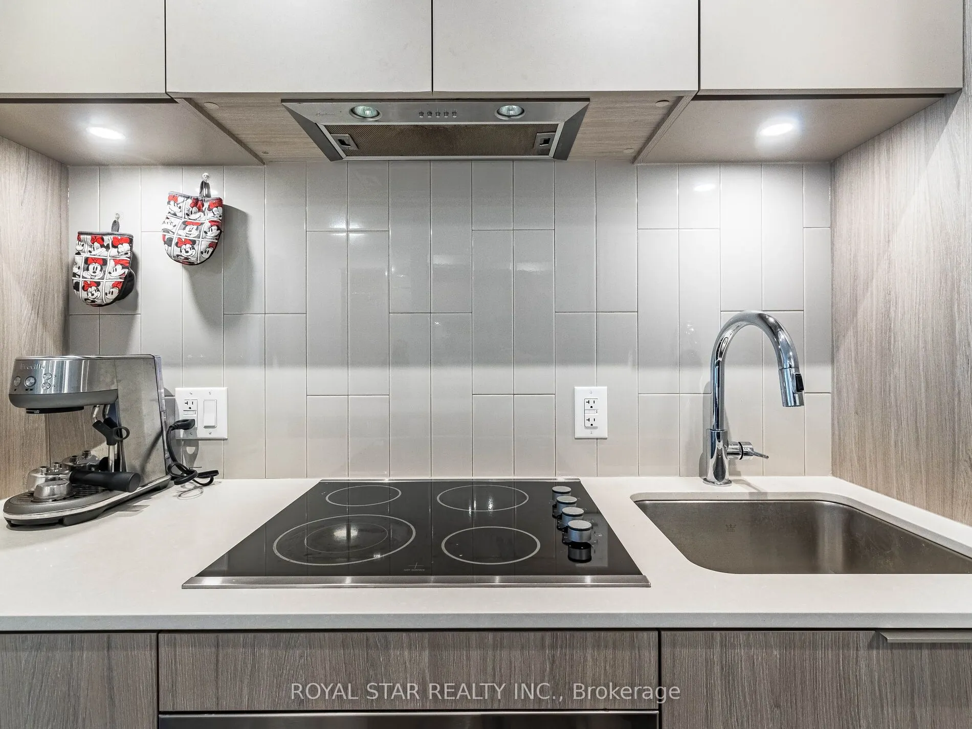 35 Tubman Avenue, #913
