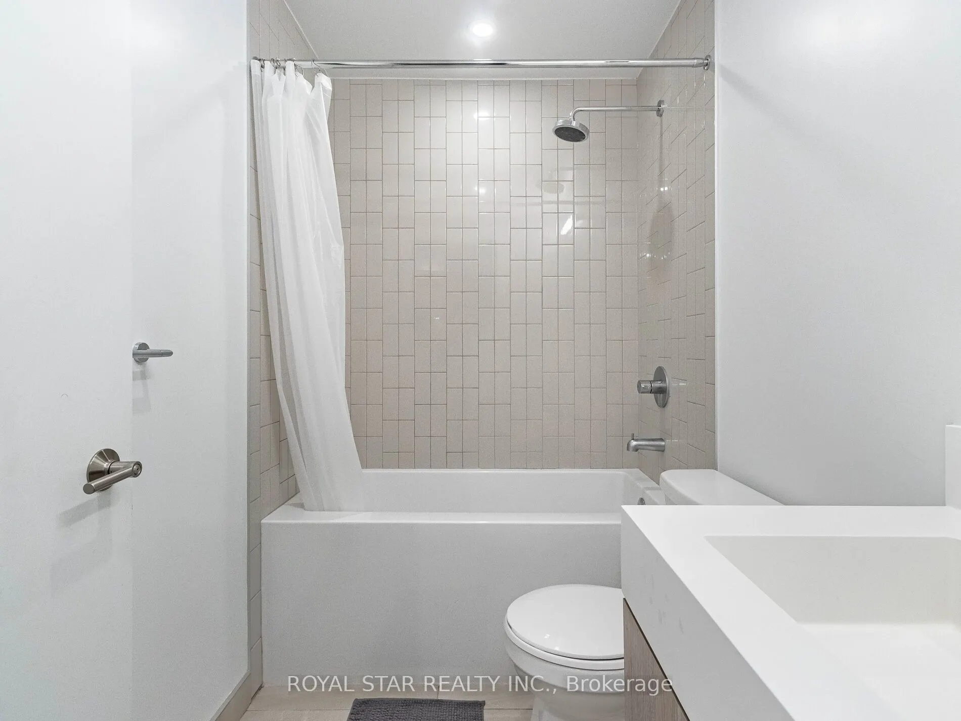35 Tubman Avenue, #913