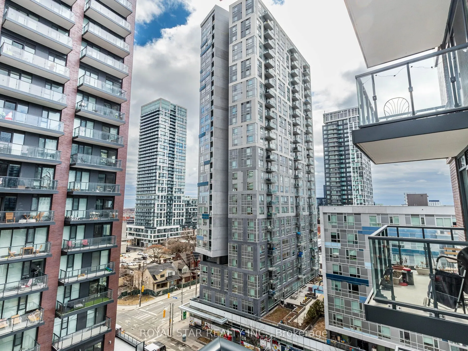 35 Tubman Avenue, #913