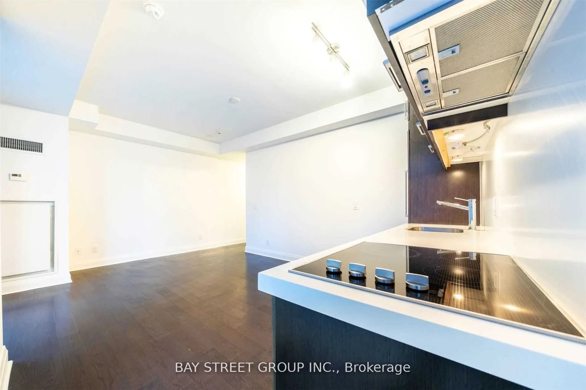 1080 Bay Street, #1208
