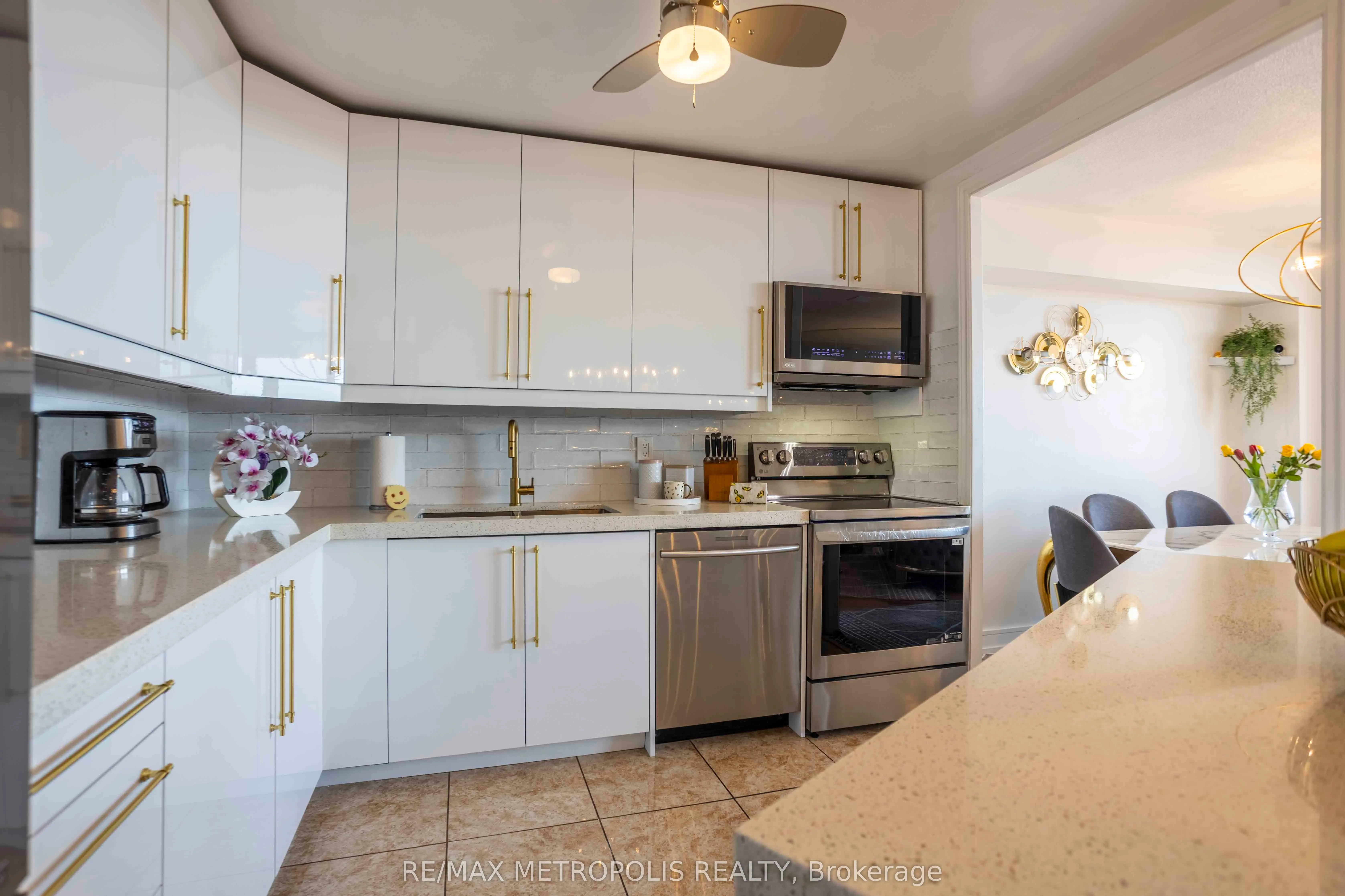 15 Vicora Linkway, #PH01