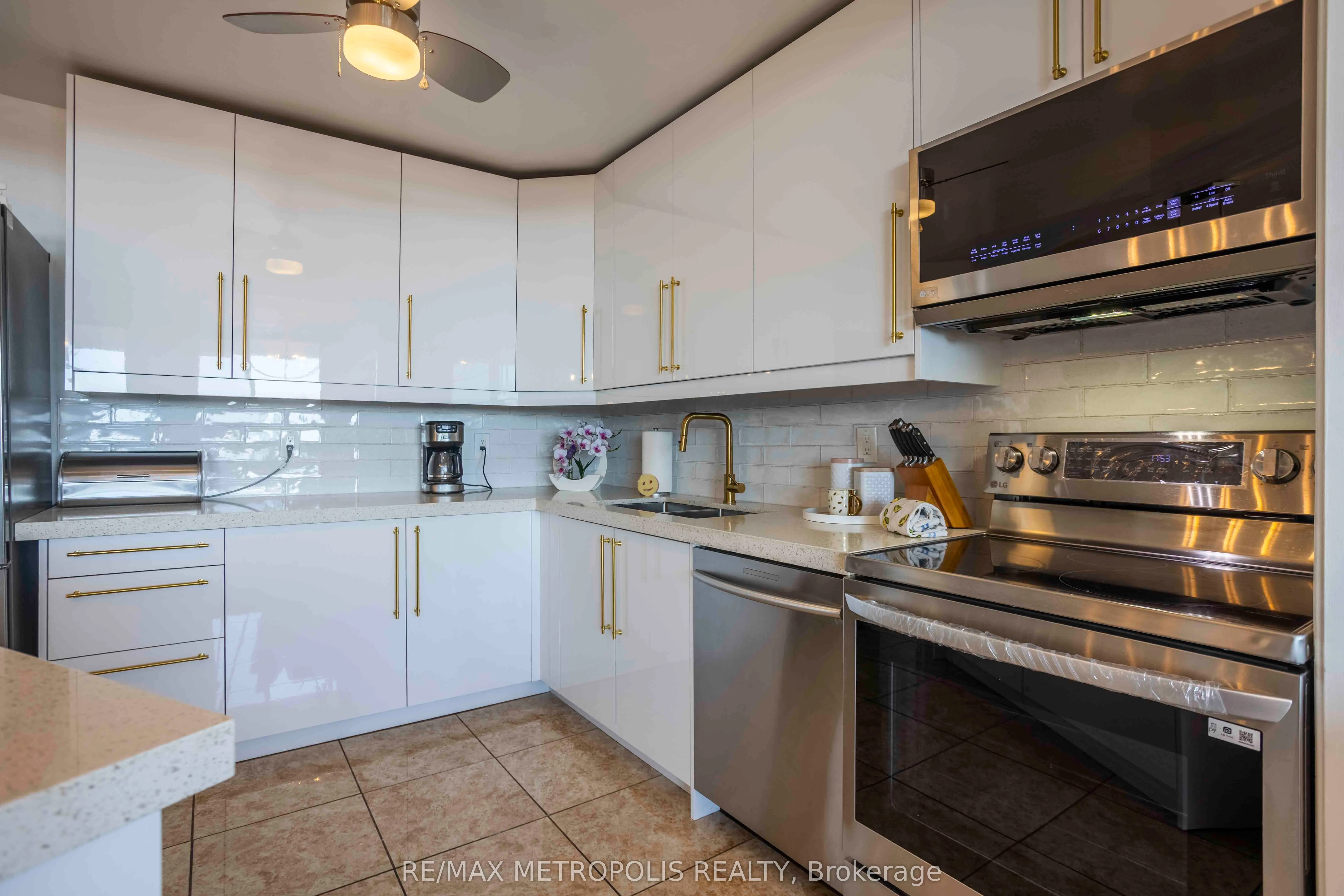 15 Vicora Linkway, #PH01
