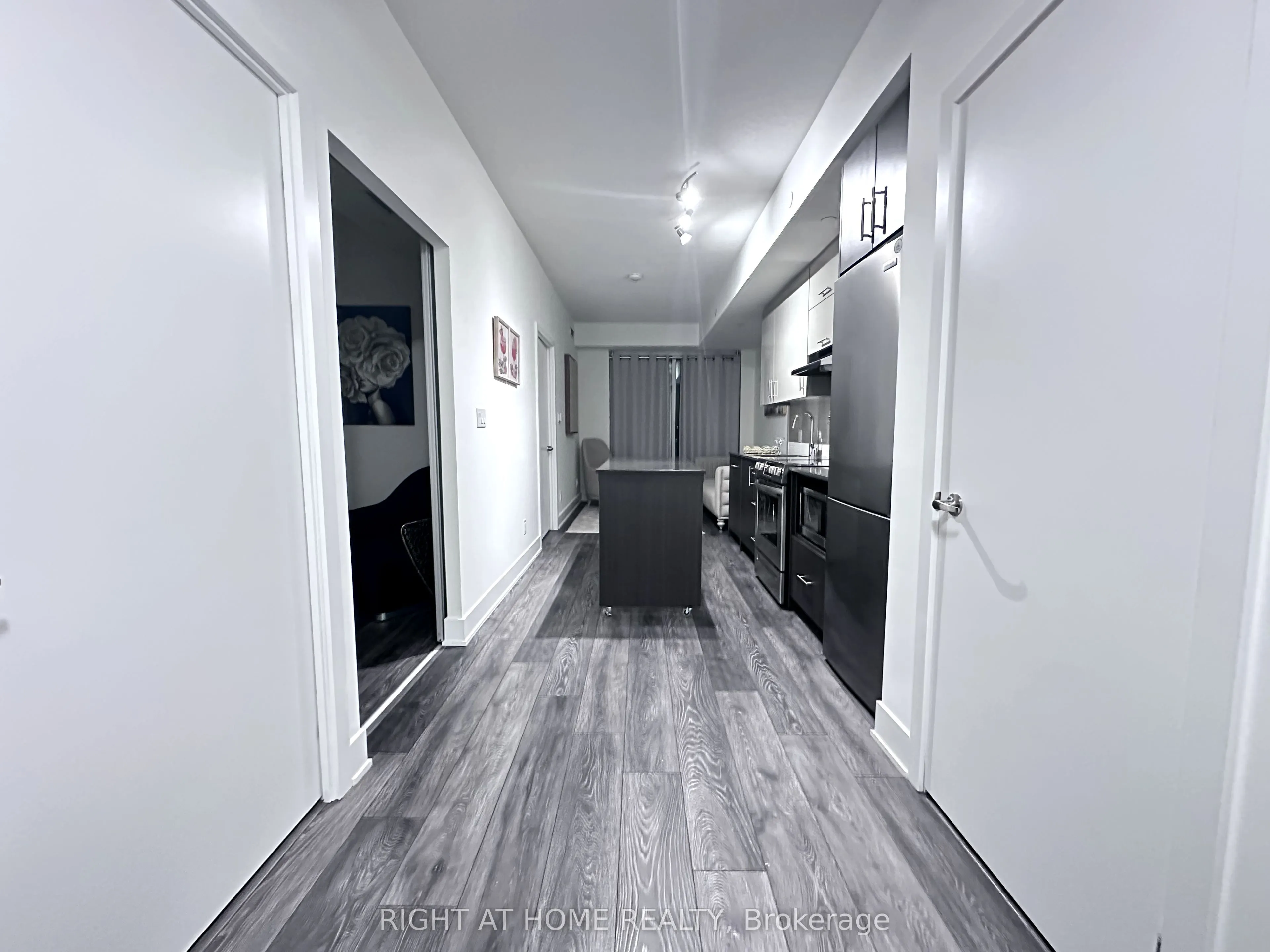 188 Fairview Mall Drive, #720