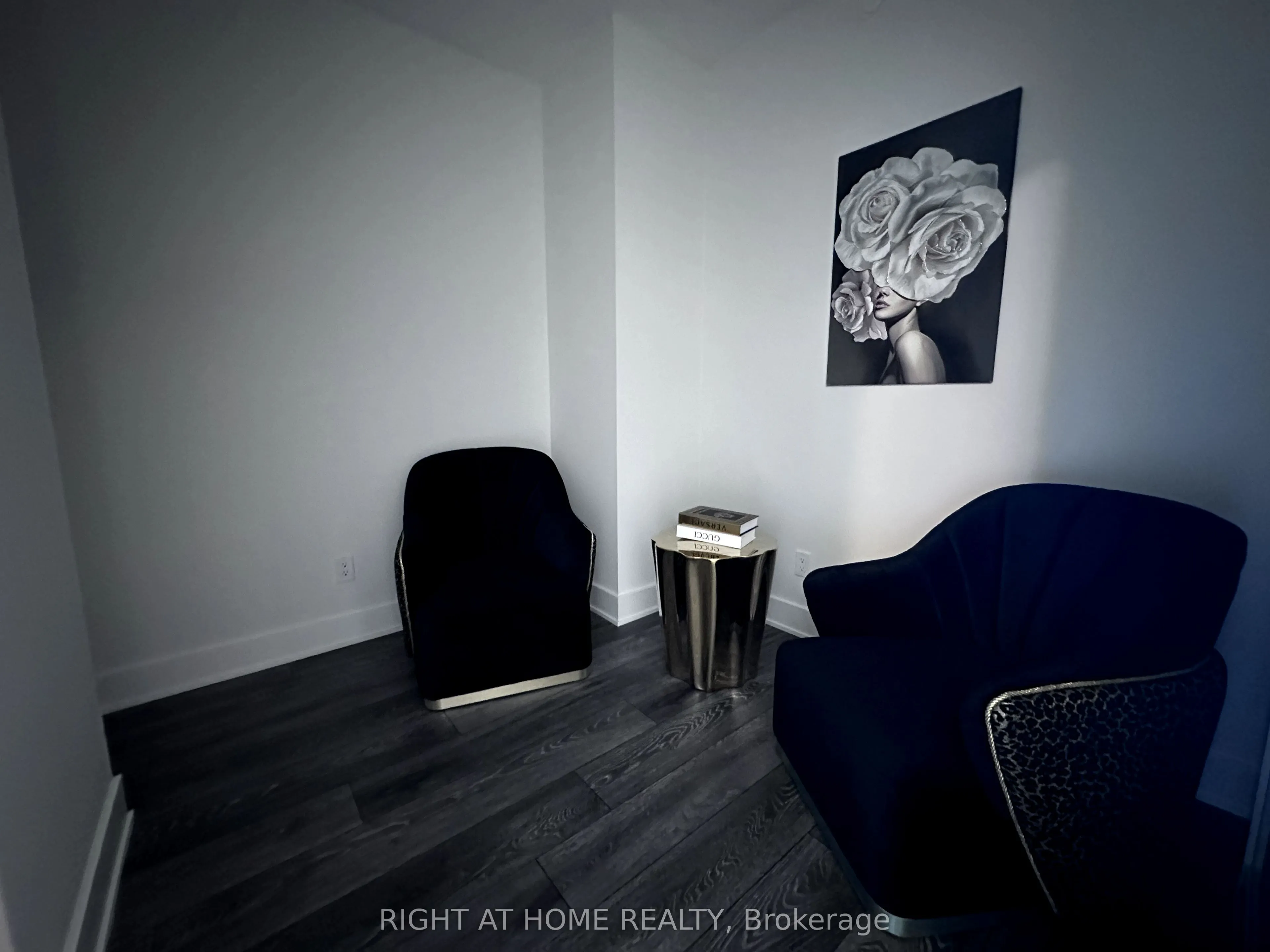 188 Fairview Mall Drive, #720