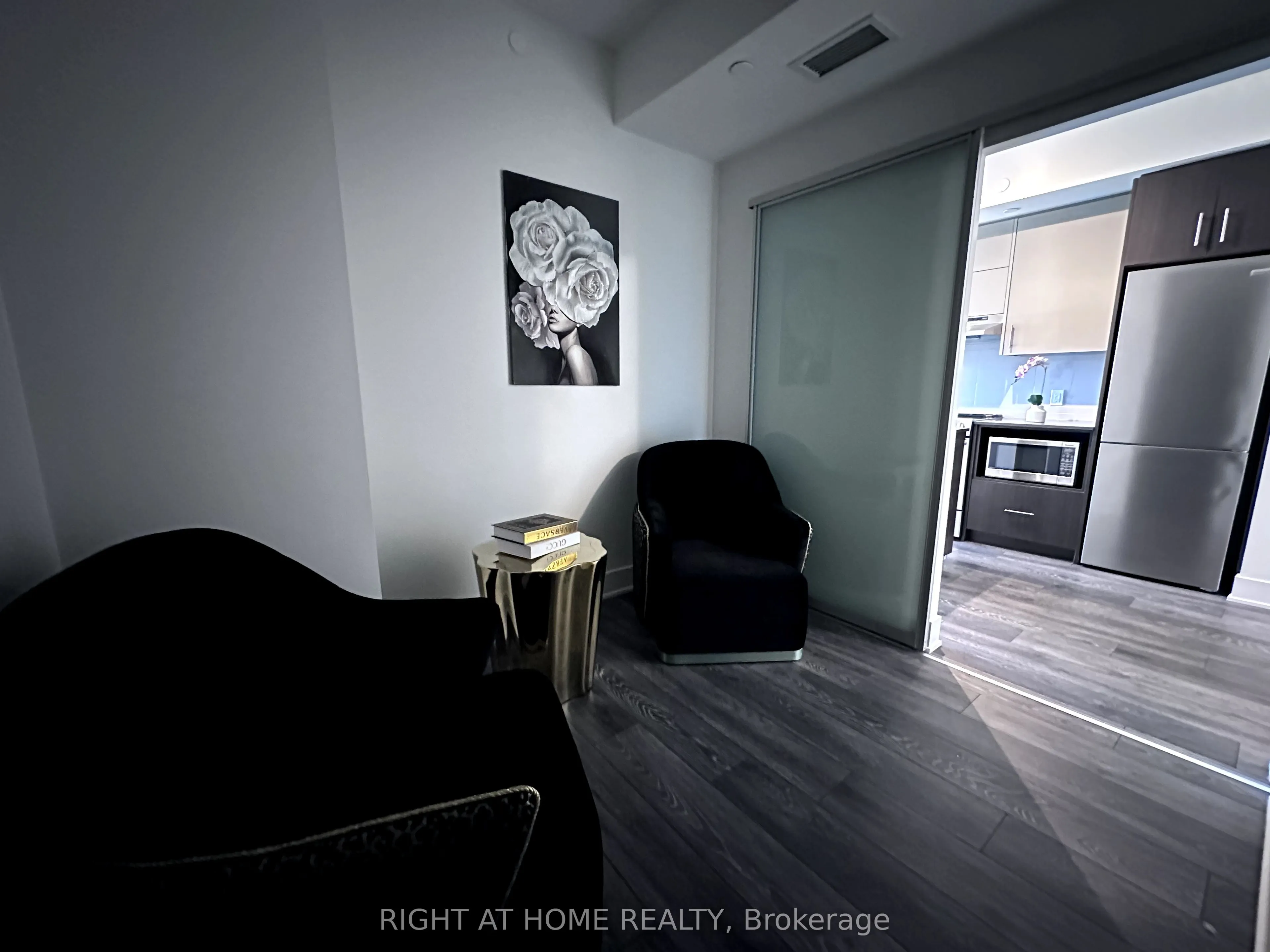 188 Fairview Mall Drive, #720