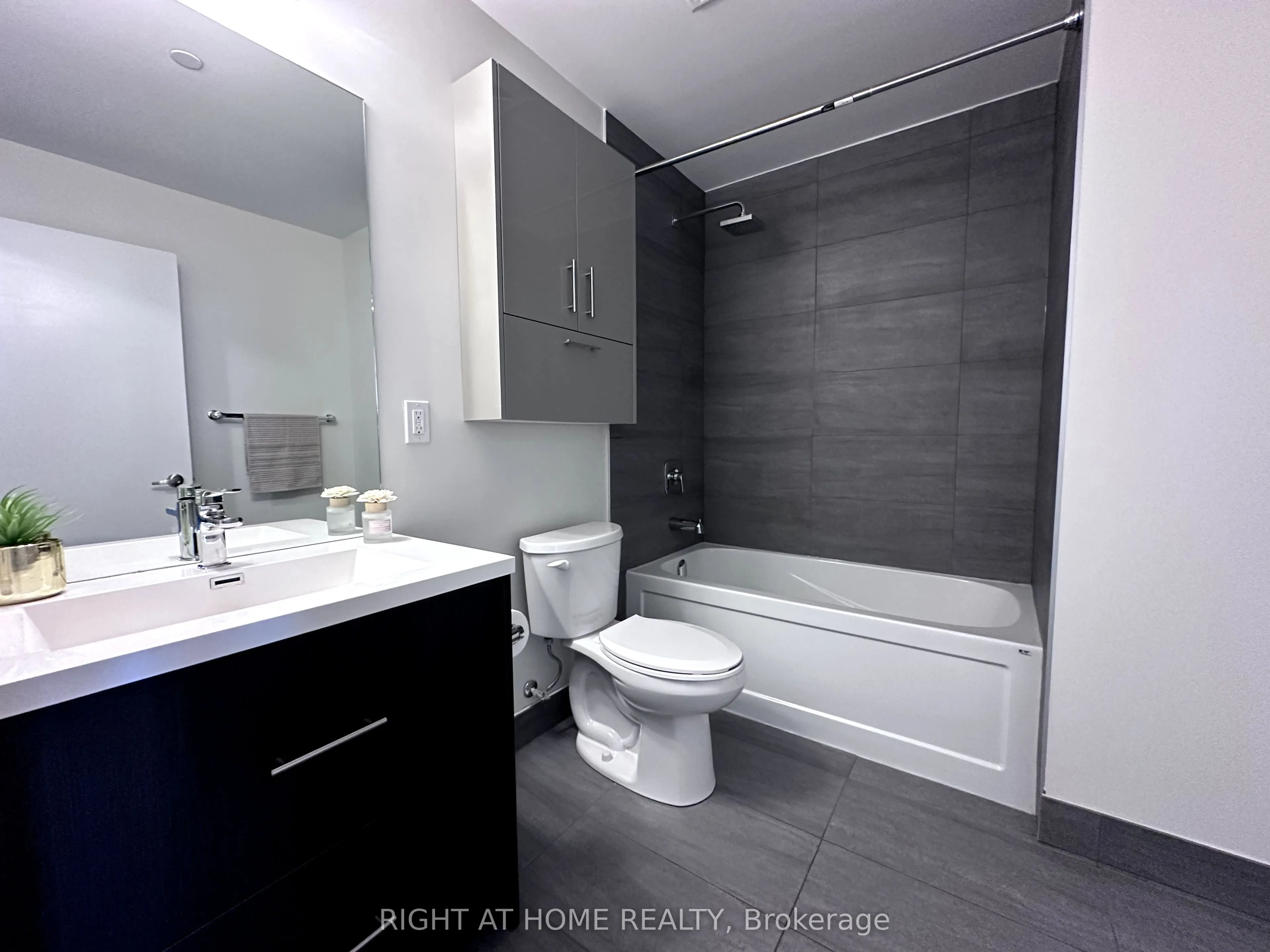 188 Fairview Mall Drive, #720