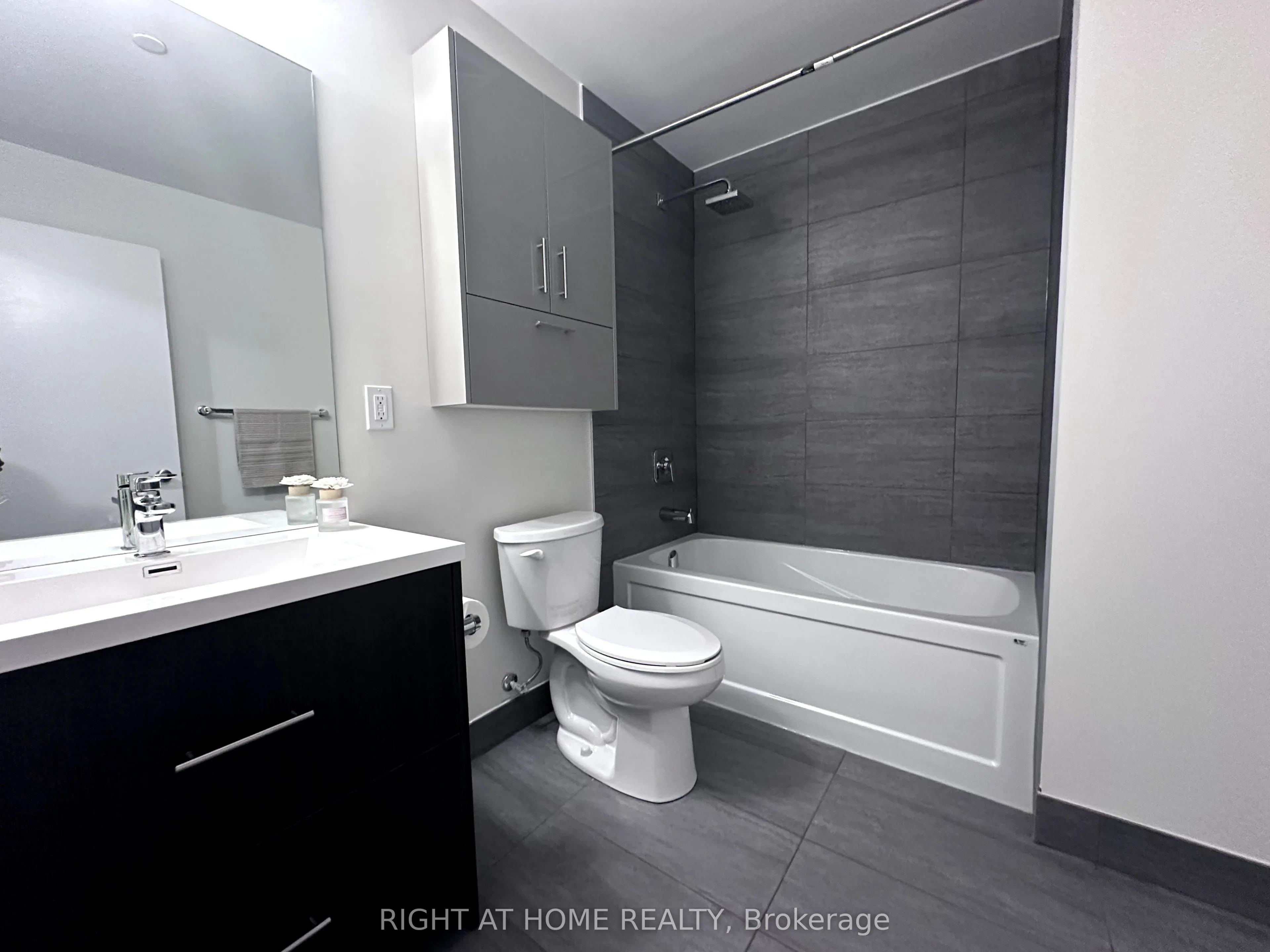 188 Fairview Mall Drive, #720