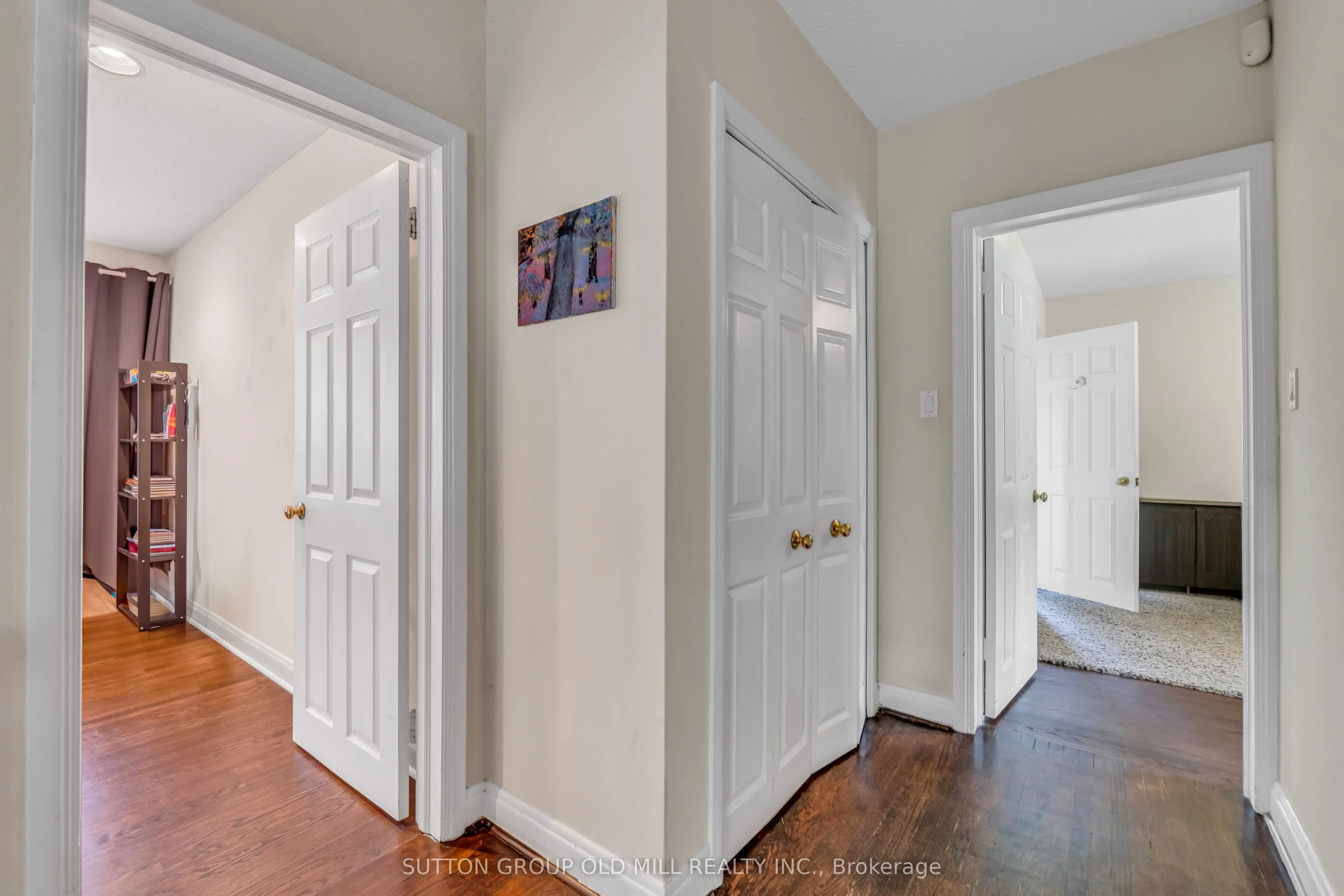 8 Blaine Drive N