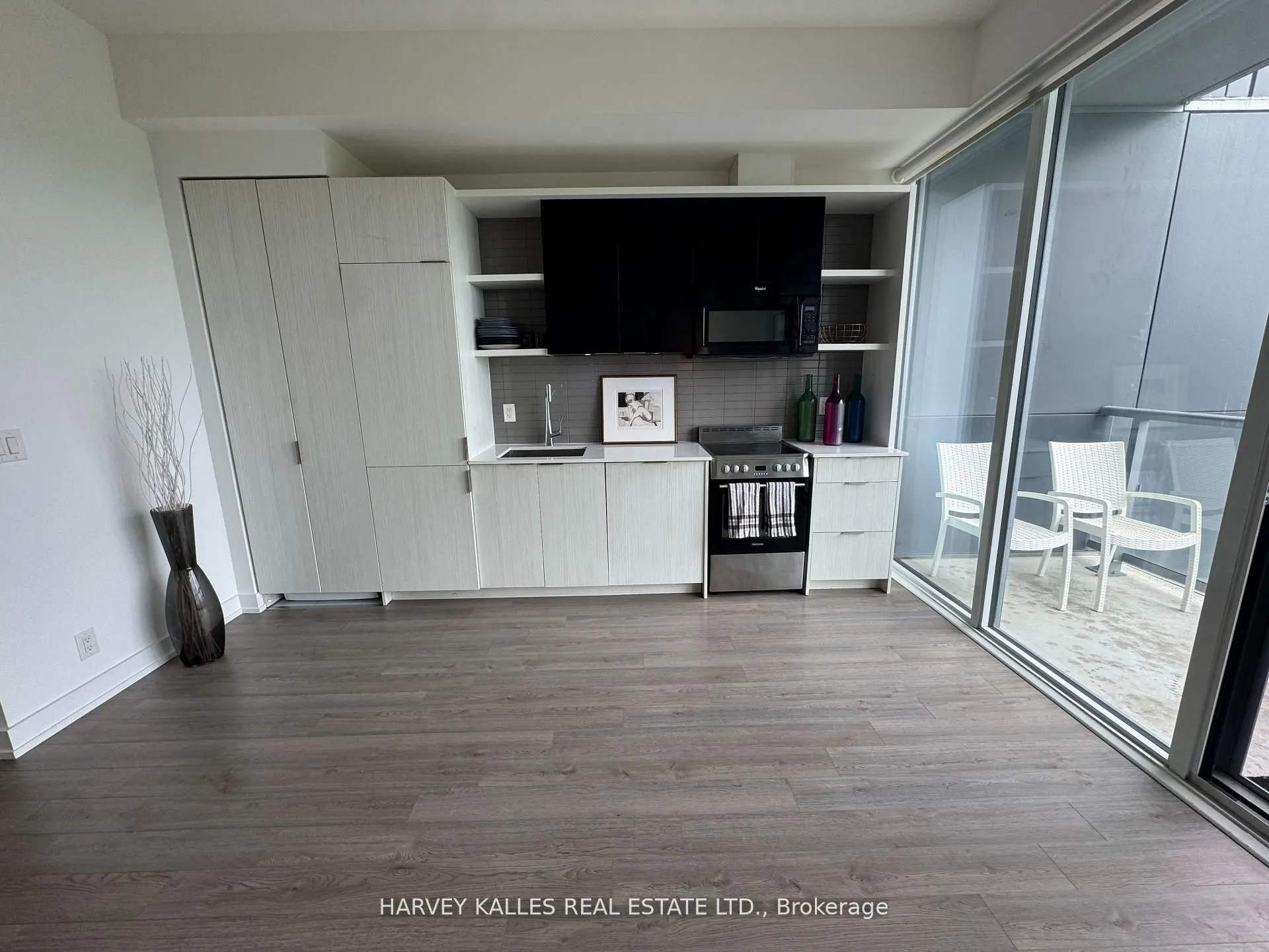 6 Parkwood Avenue, #714