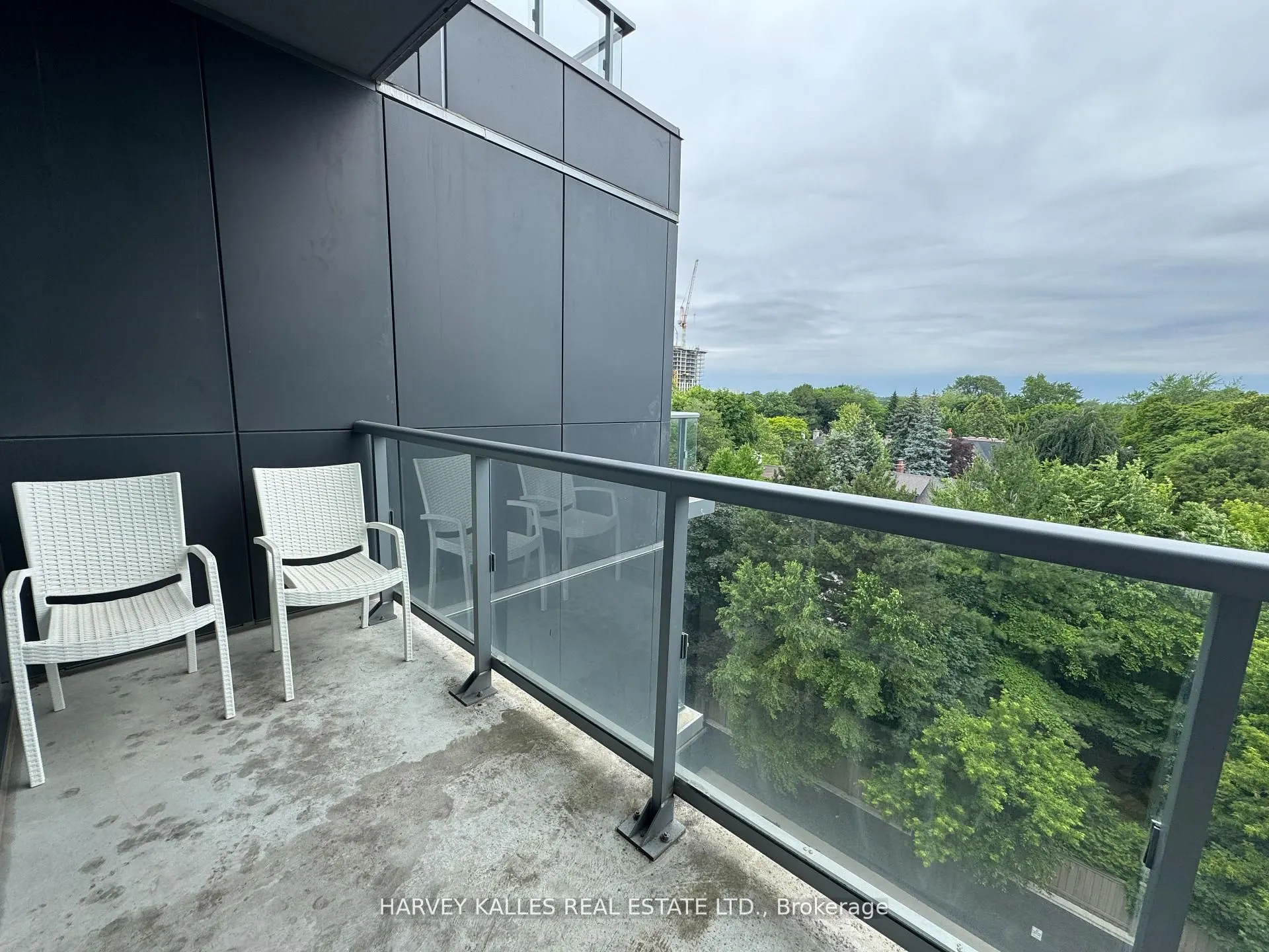 6 Parkwood Avenue, #714