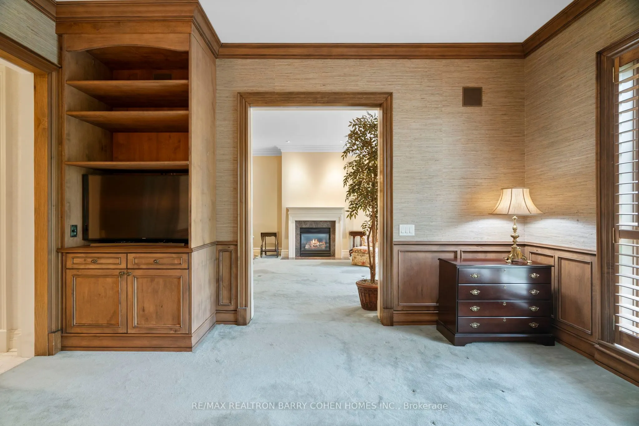 1 Post Road, #206