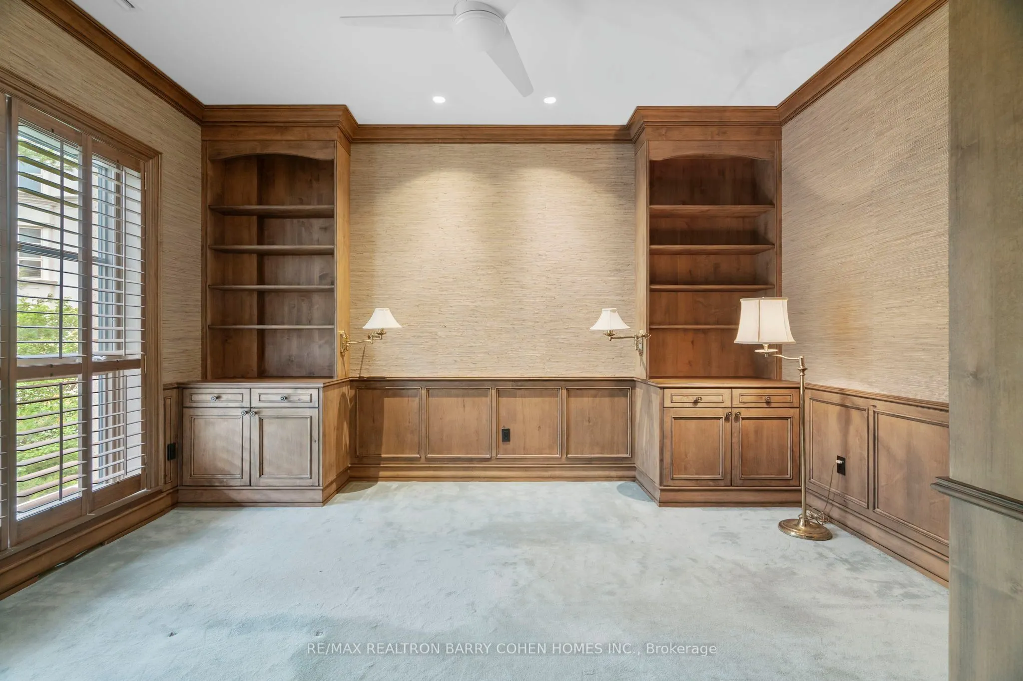 1 Post Road, #206