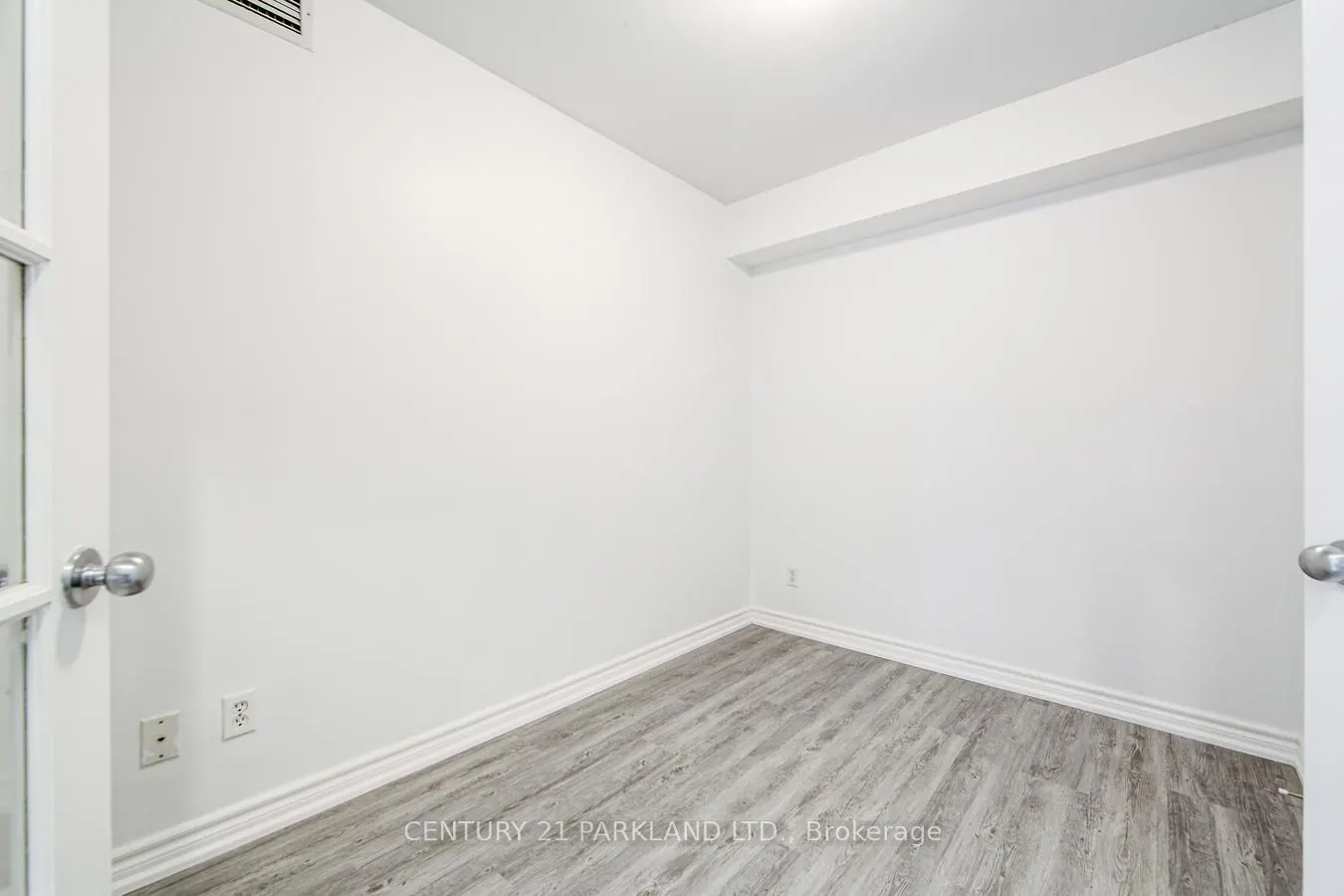 8 Rean Drive, #1701