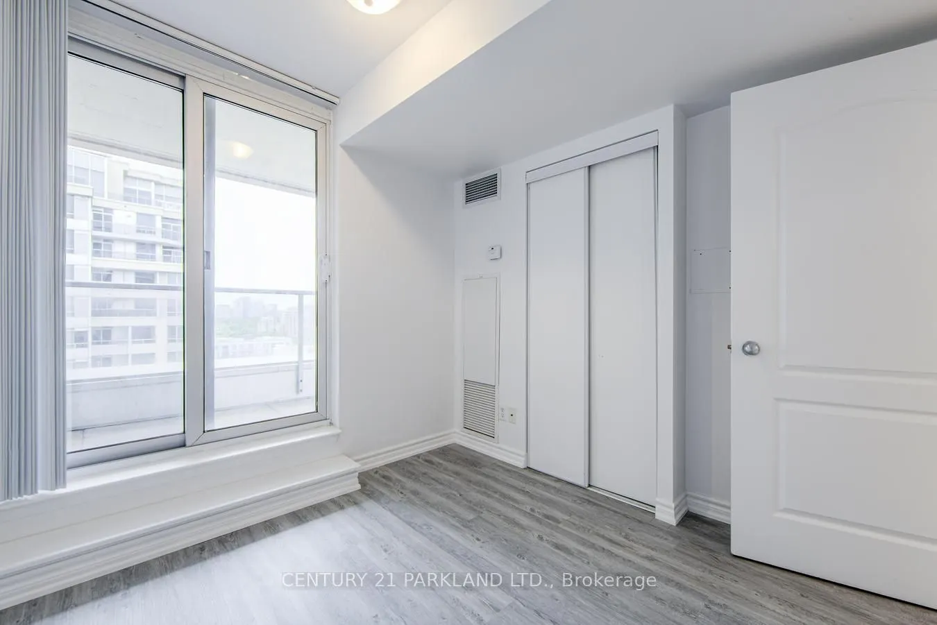 8 Rean Drive, #1701