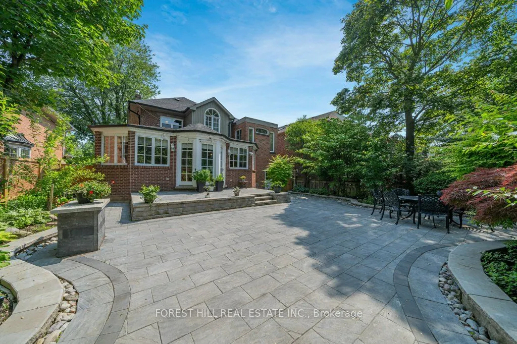 82 Brooke Avenue
