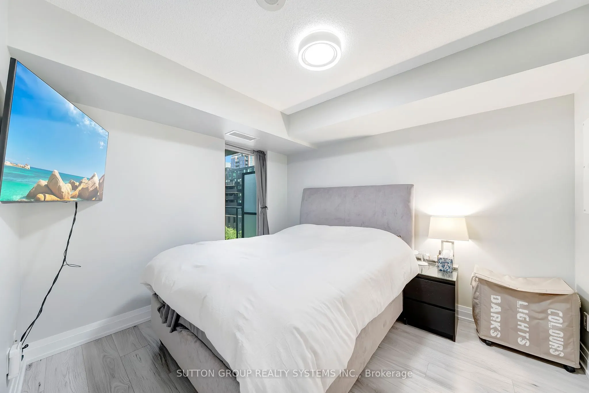 565 Wilson Avenue, #421