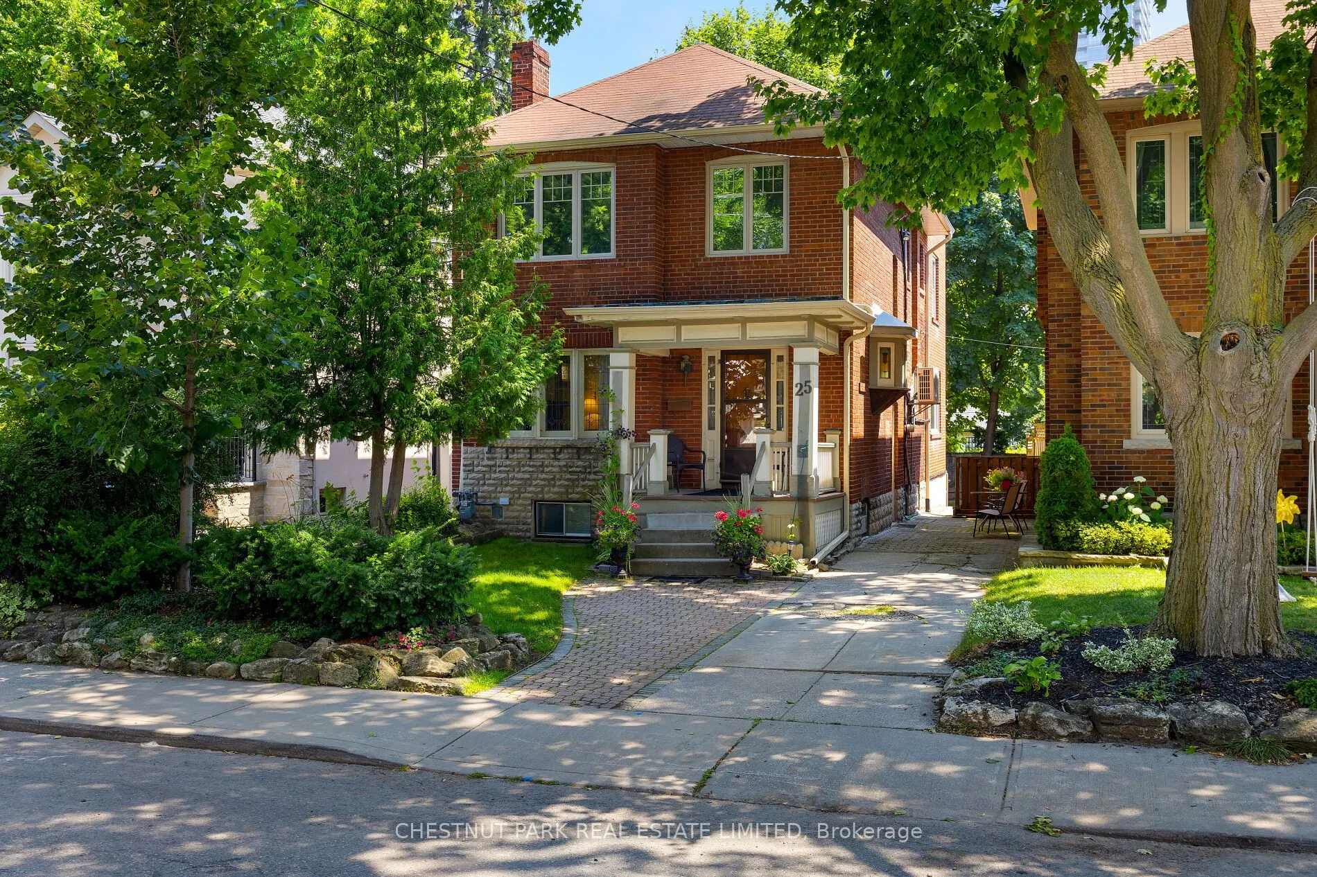 25 Maxwell Avenue