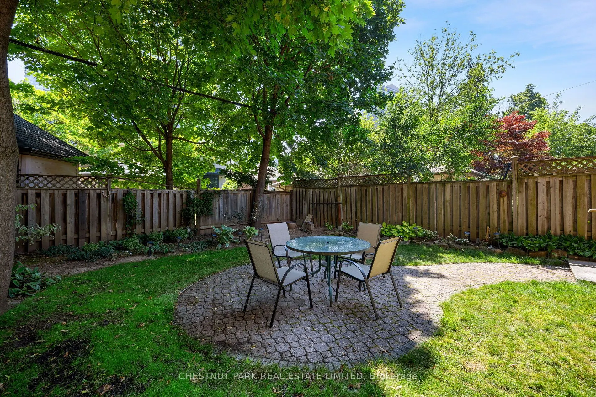 25 Maxwell Avenue