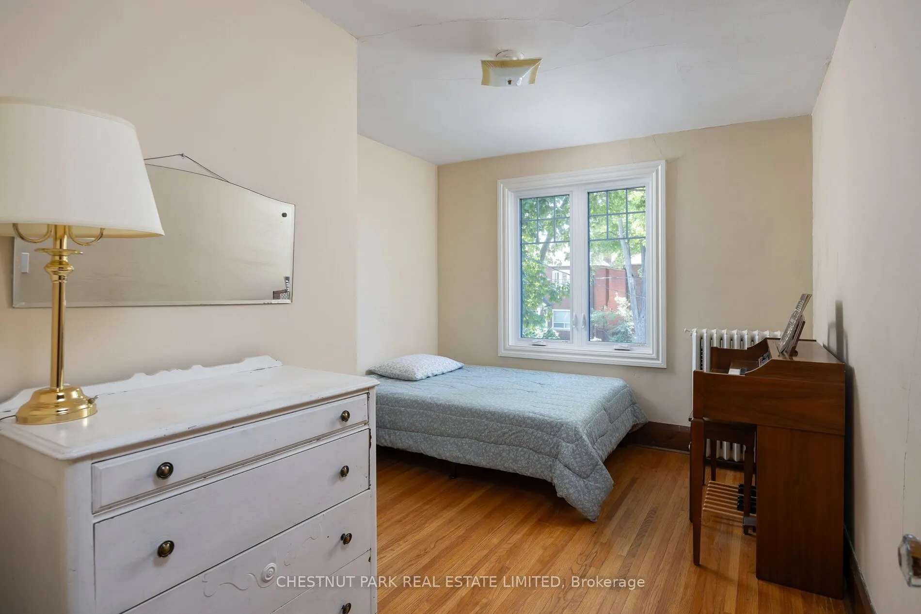 25 Maxwell Avenue