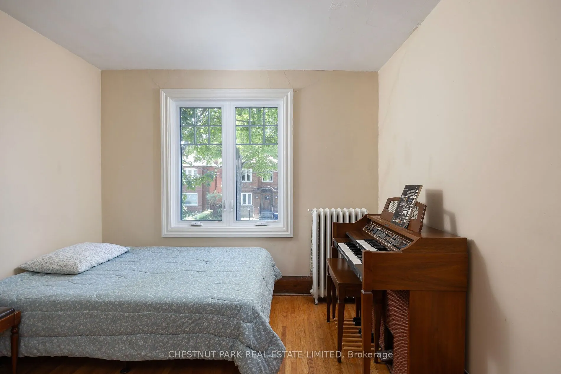 25 Maxwell Avenue