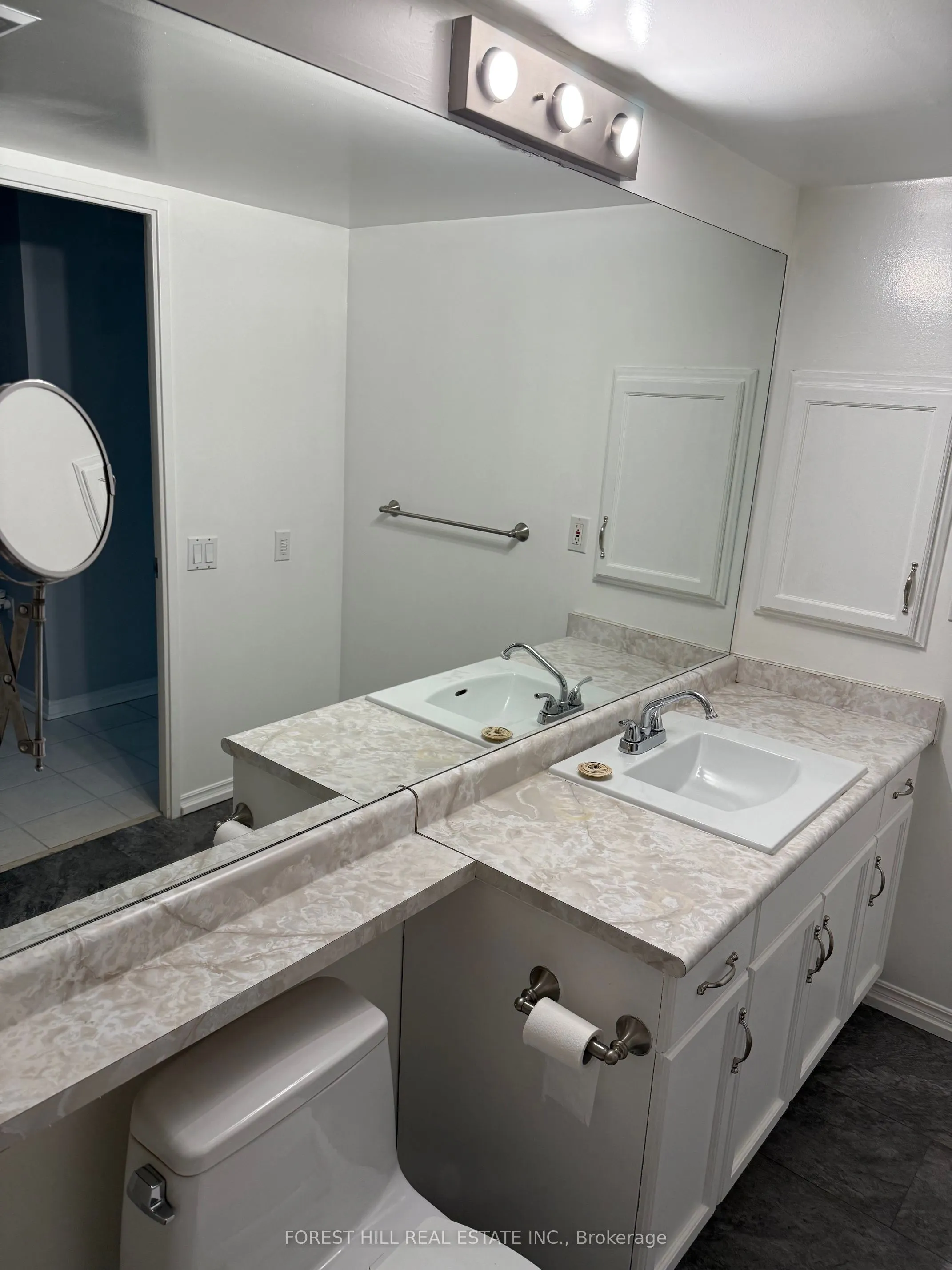 11 Thorncliffe Pk Drive, #103