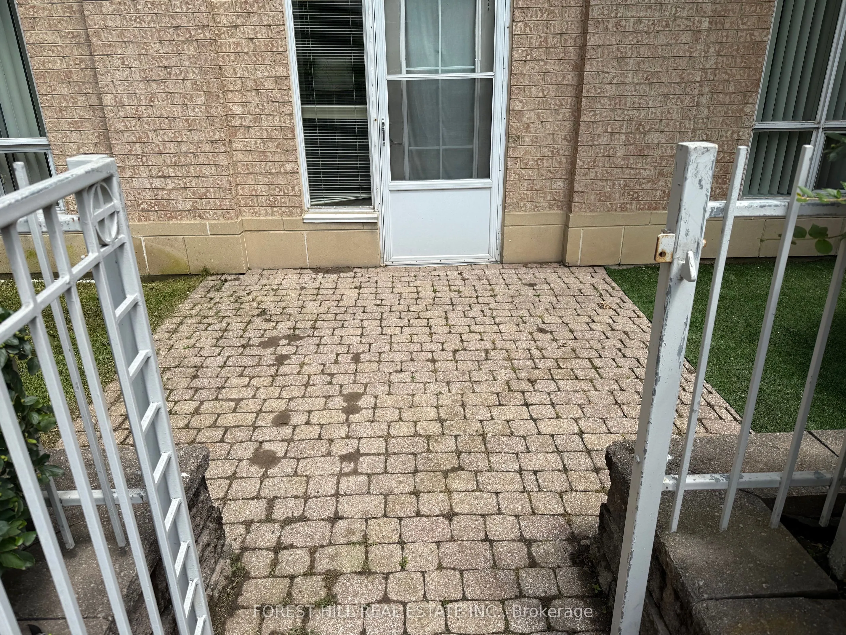 11 Thorncliffe Pk Drive, #103