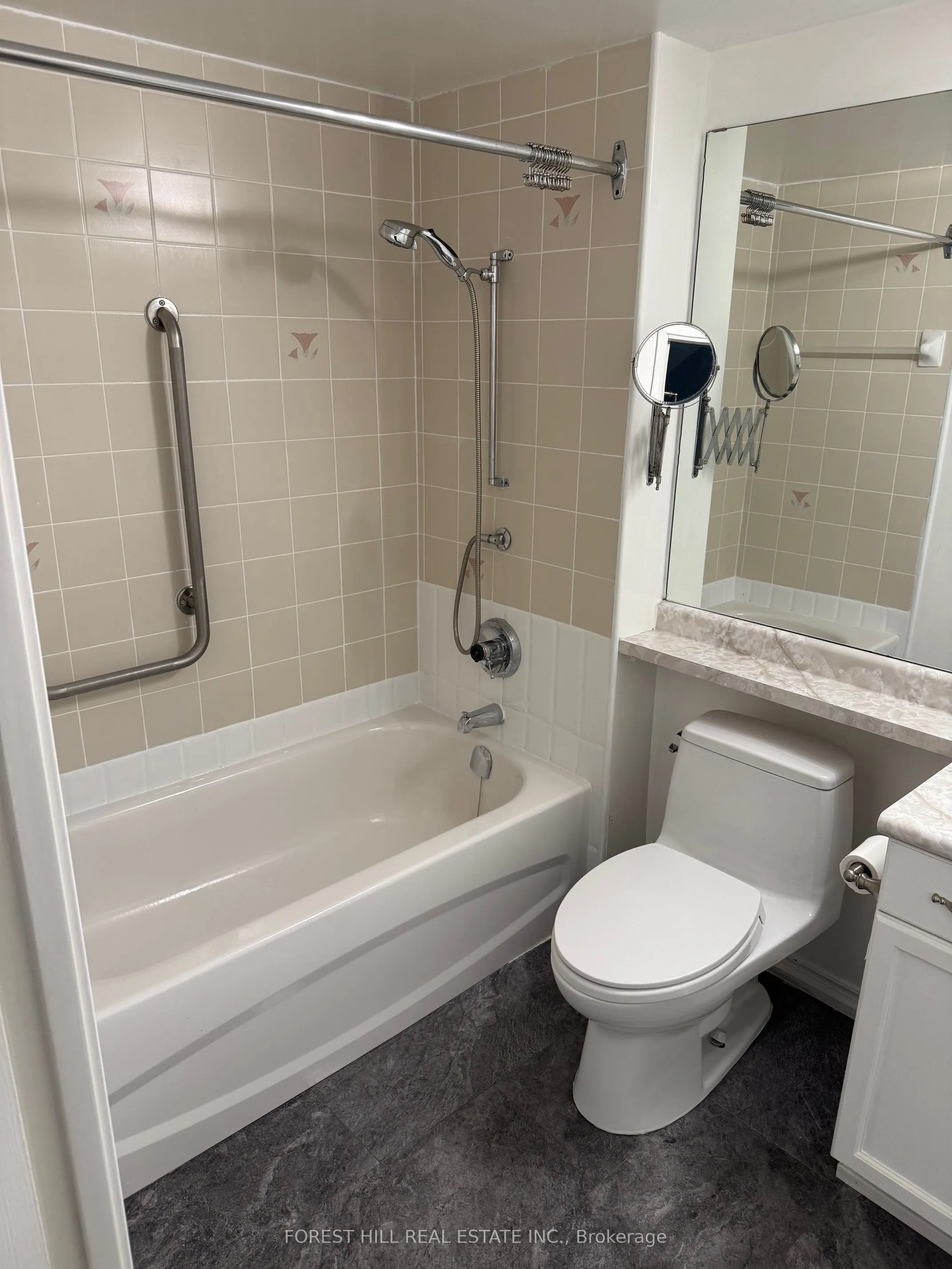 11 Thorncliffe Pk Drive, #103