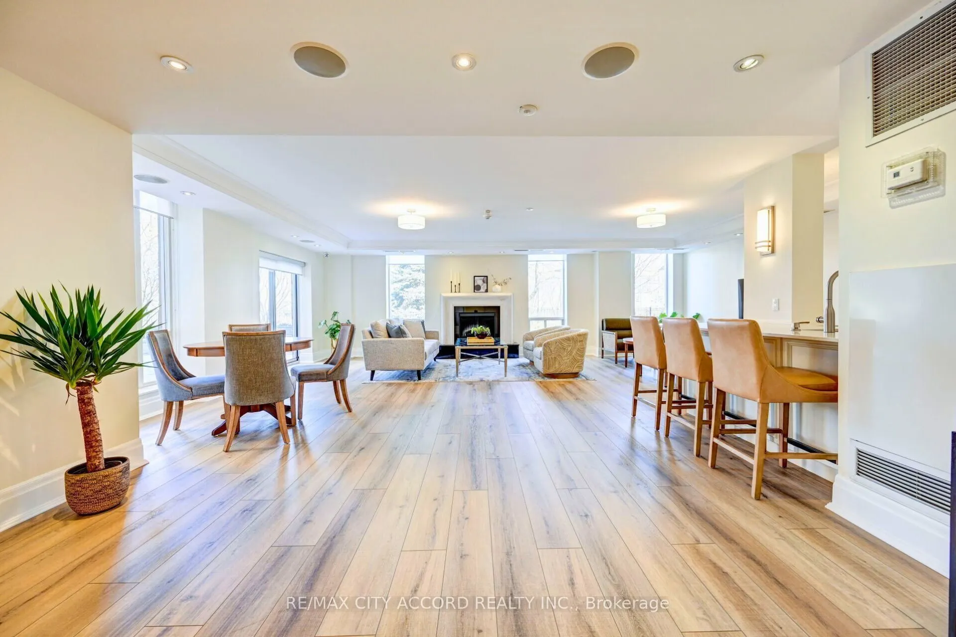 485 Rosewell Avenue, #210