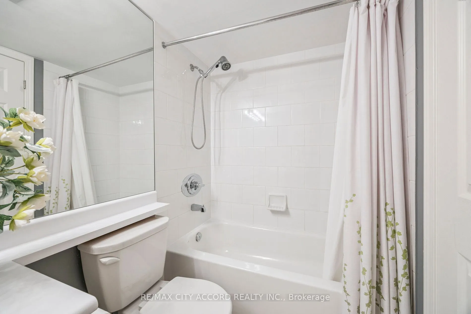 485 Rosewell Avenue, #210