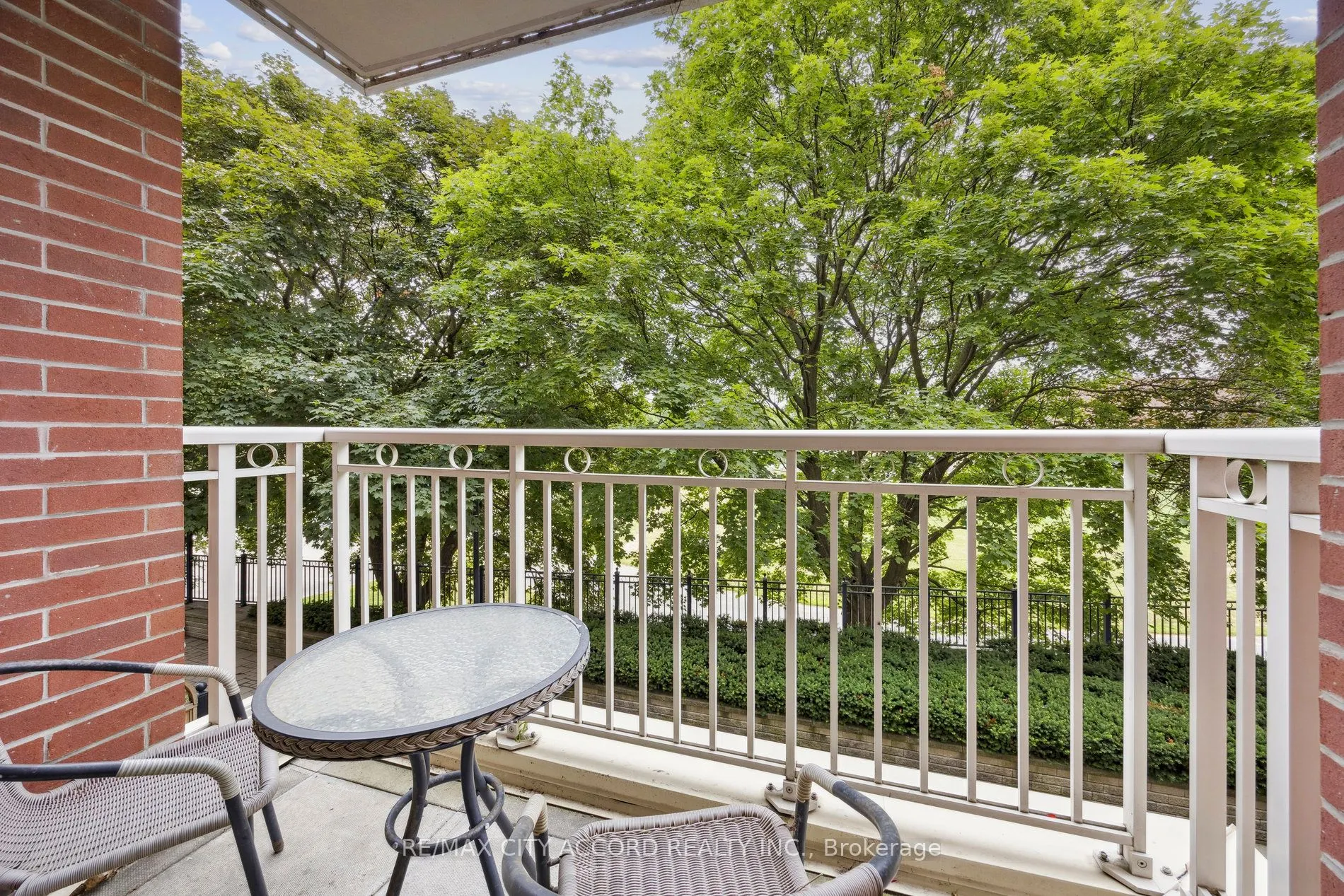 485 Rosewell Avenue, #210